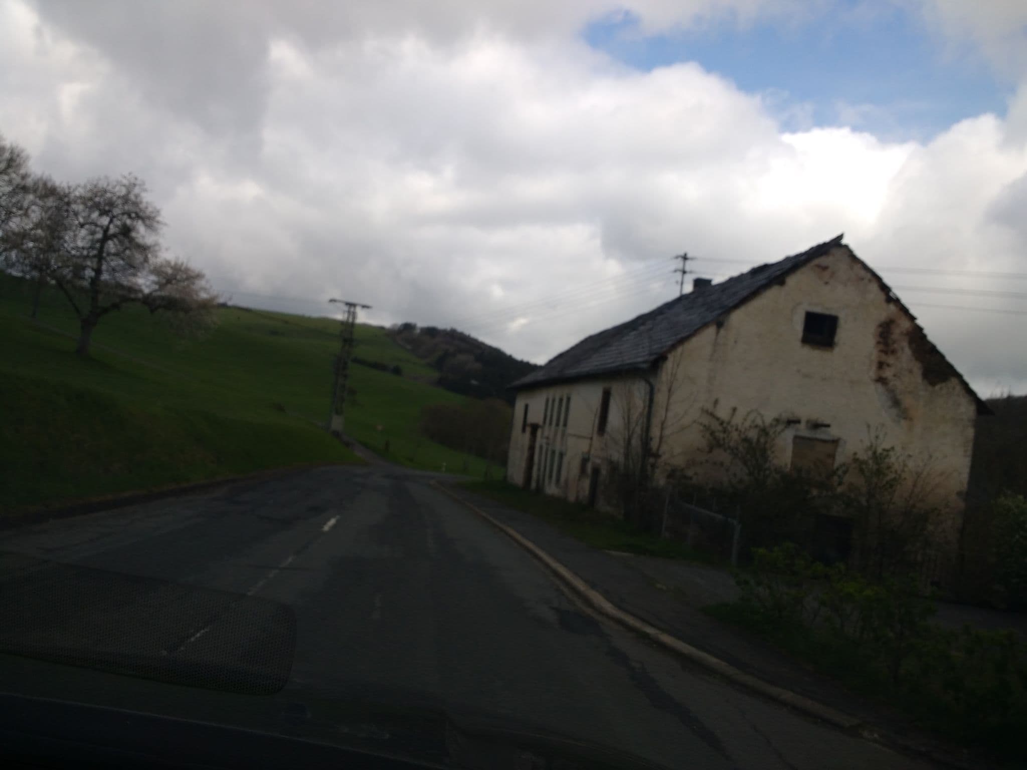 Street view near Ferienhaus Apfelgarten, Birresborn — © rb61 (CC BY-SA · Mapillary)