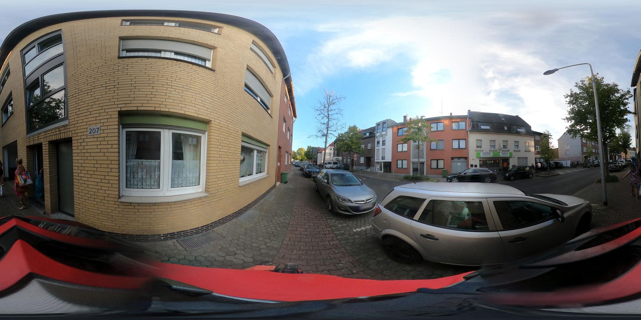 Street view near Hotel Zur Post Inh. M. Berchem, Düren — © langerwehe01 (CC BY-SA · Mapillary)