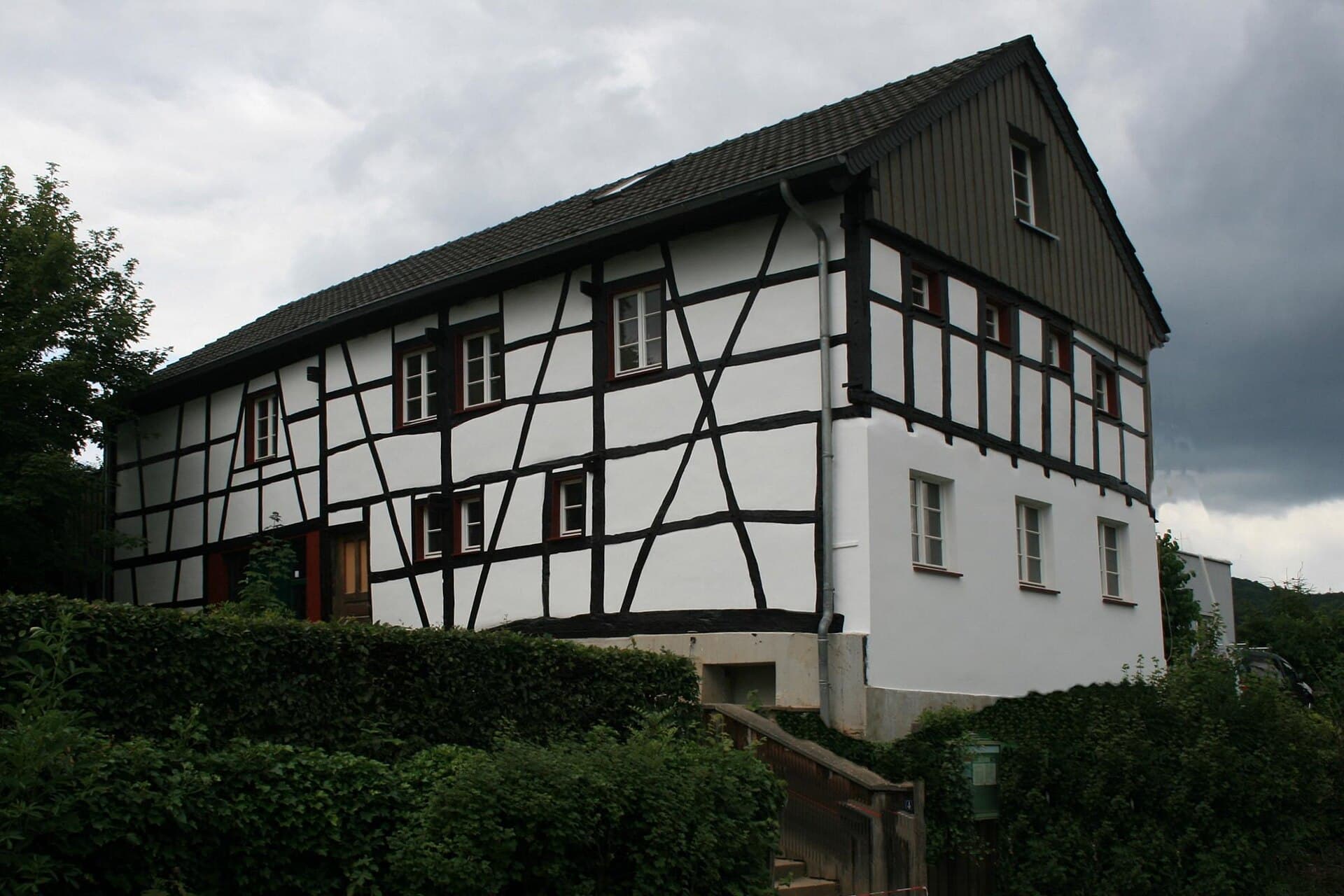 Kölner Eifelhütte (via Wikimedia Commons, CC BY-SA 3.0 de)