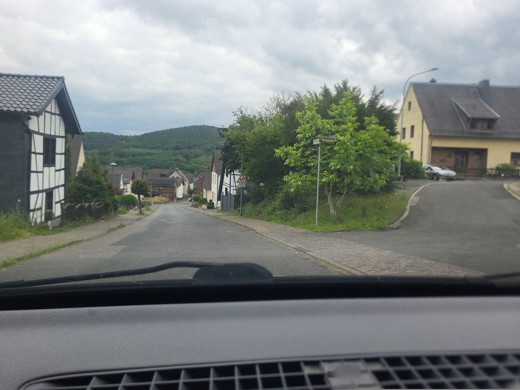 Street view near Klein Erwin, Daria Ferienwohnungvermietung, Nideggen — © walldi222 (CC BY-SA · Mapillary)