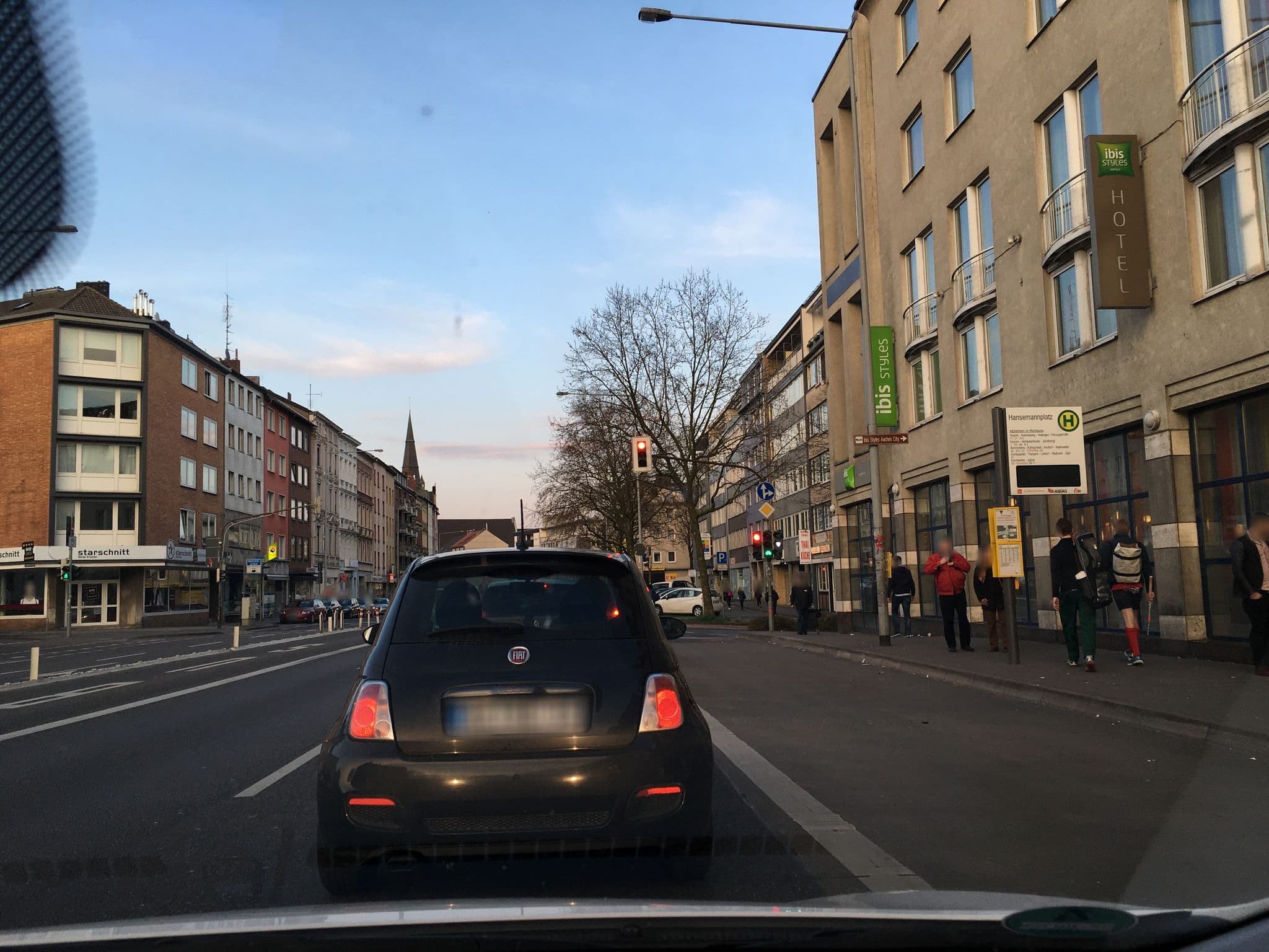 Street view near Schnitzels Cribbe, Aachen — © descilla (CC BY-SA · Mapillary)