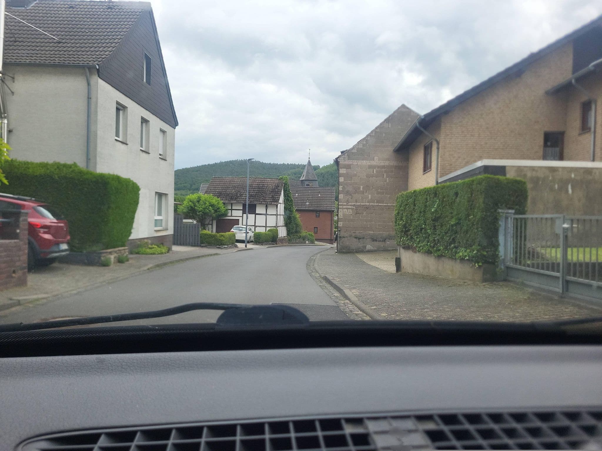Street view near Weyergans Helmut Pension, Nideggen — © walldi222 (CC BY-SA · Mapillary)