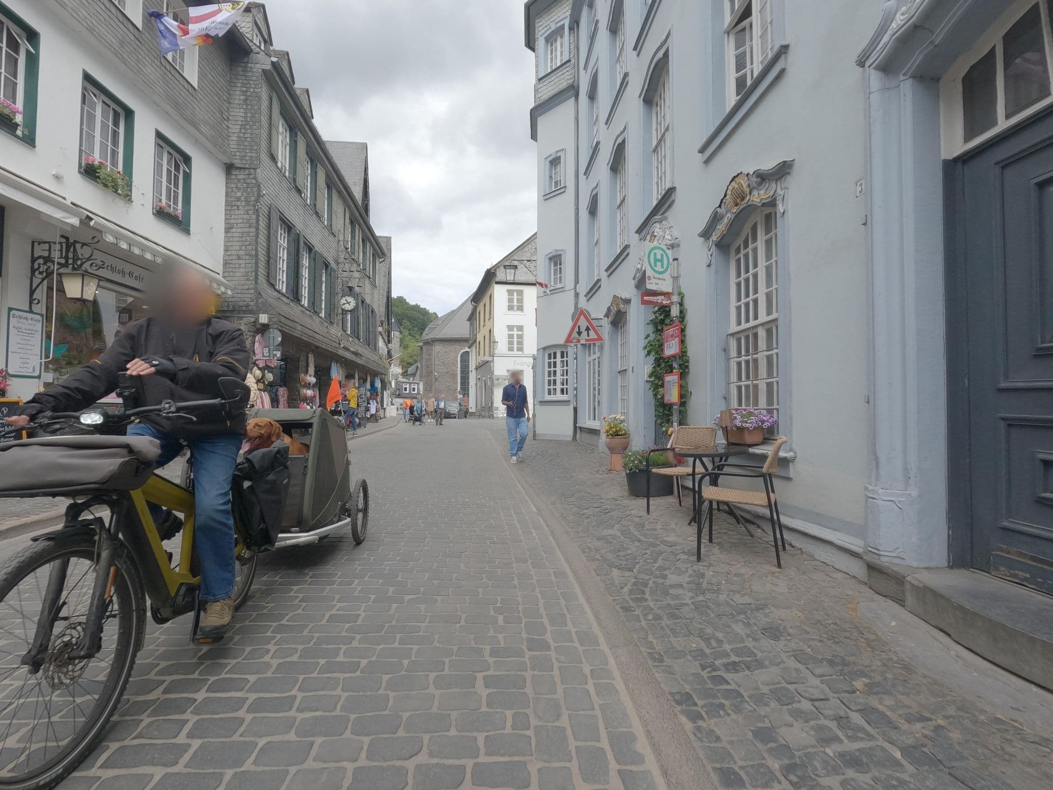 Street view near Haus Wunschlos Kirchstraße, Monschau — © hektor1989 (CC BY-SA · Mapillary)
