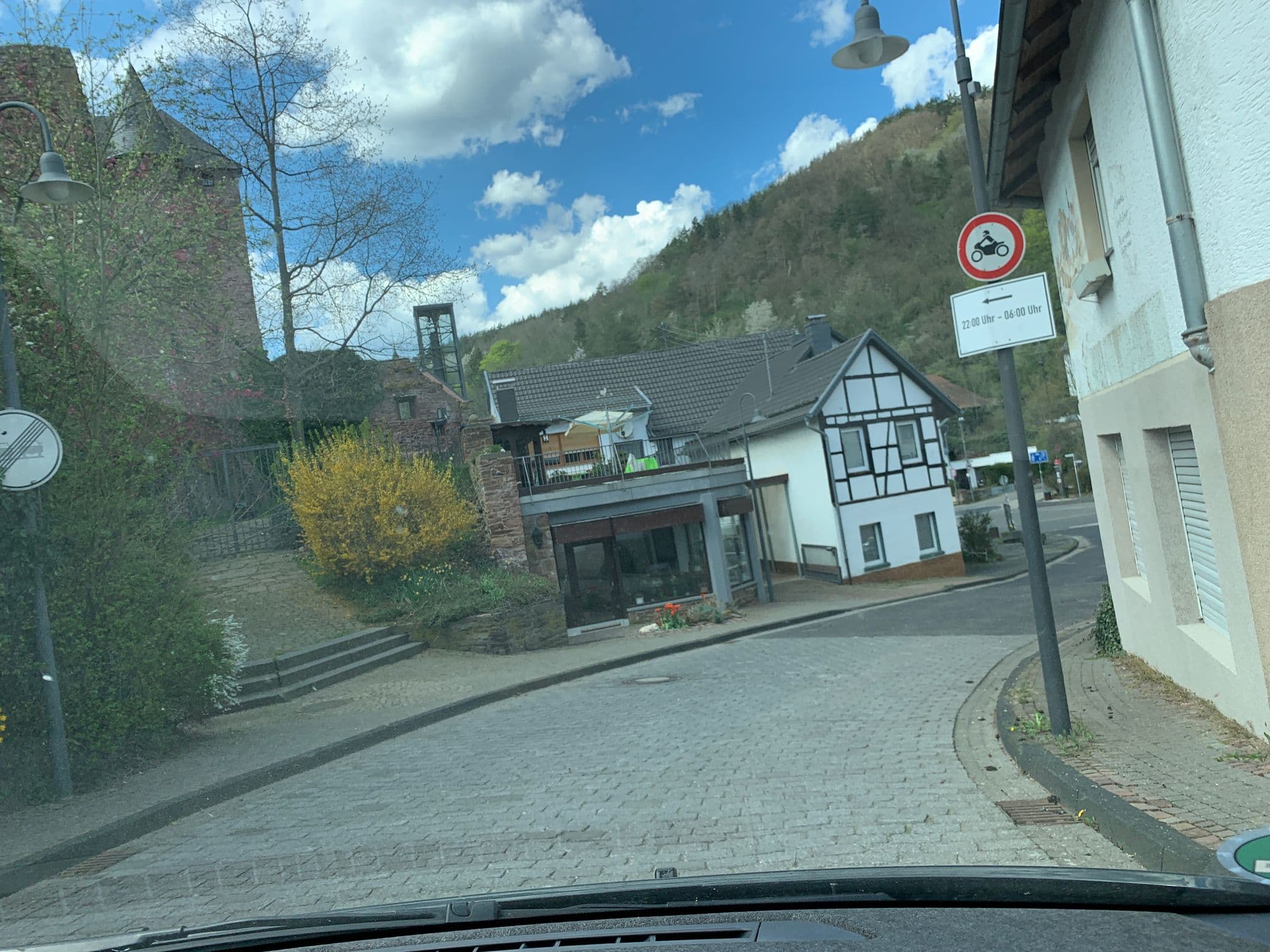 Street view near Hotel zur Talsperre, Heimbach — © noel (CC BY-SA · Mapillary)