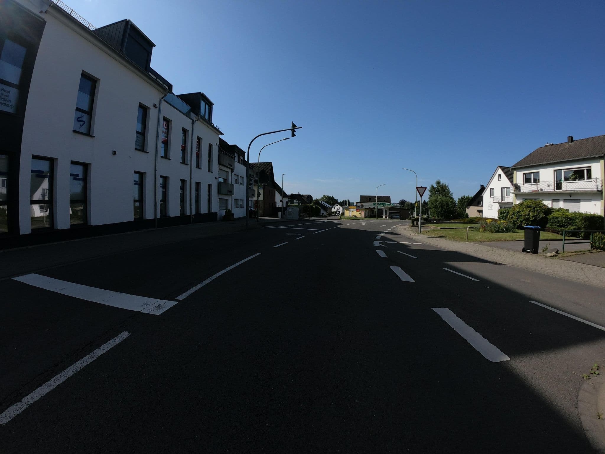 Street view near Kaisersaal, Monschau — © joostjakob (CC BY-SA · Mapillary)
