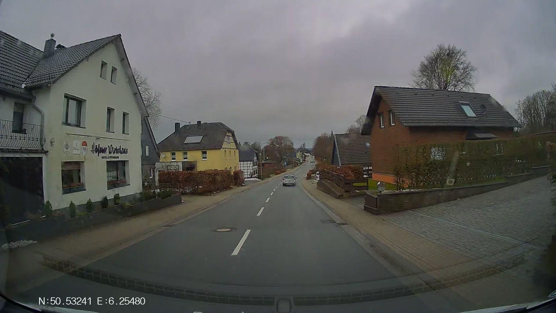Street view near Höfener Wirtshaus, Monschau — © Hightower- (CC BY-SA · Mapillary)