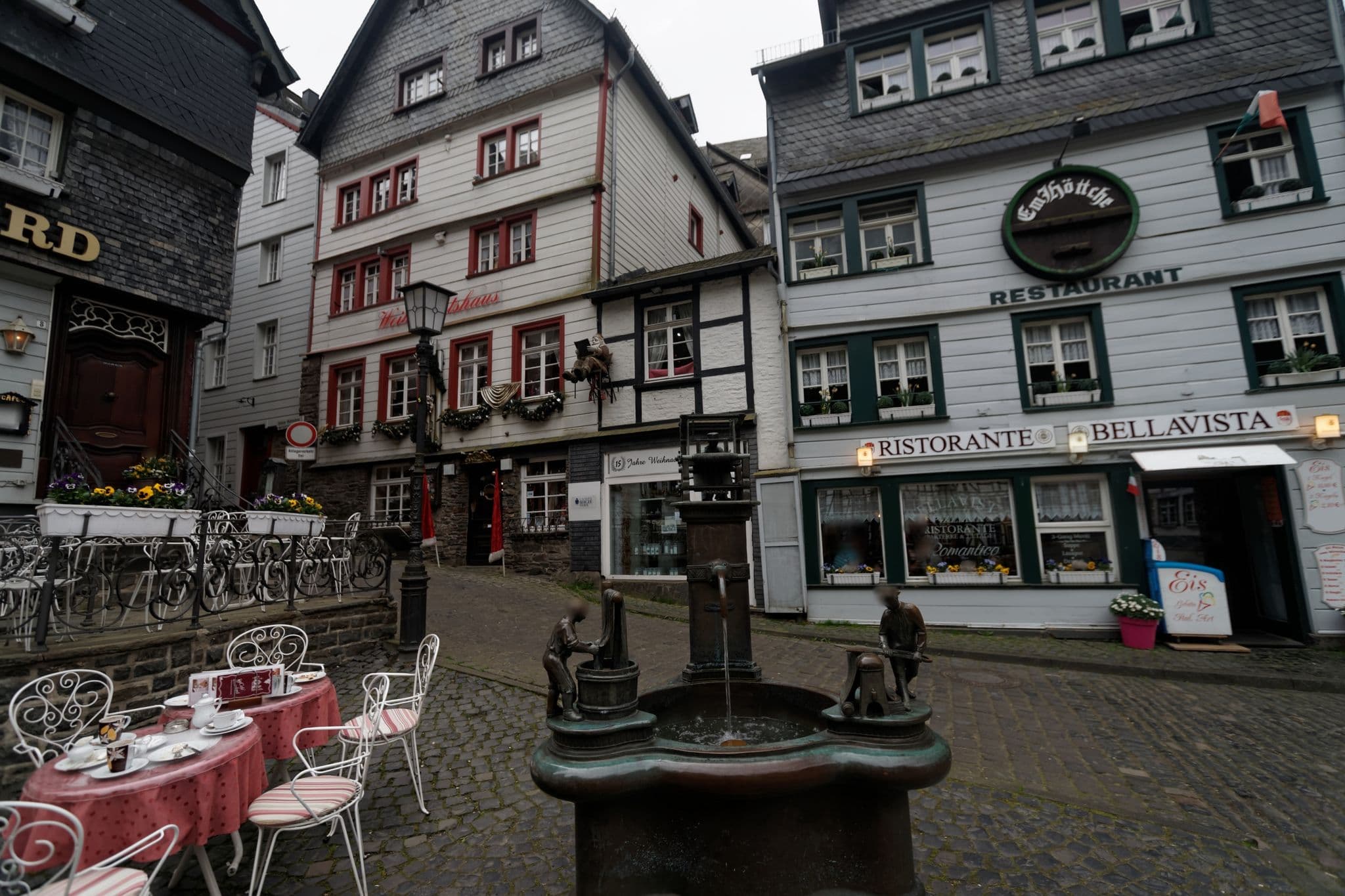 Street view near Restaurant Flosdorff, Monschau — © txllxt (CC BY-SA · Mapillary)
