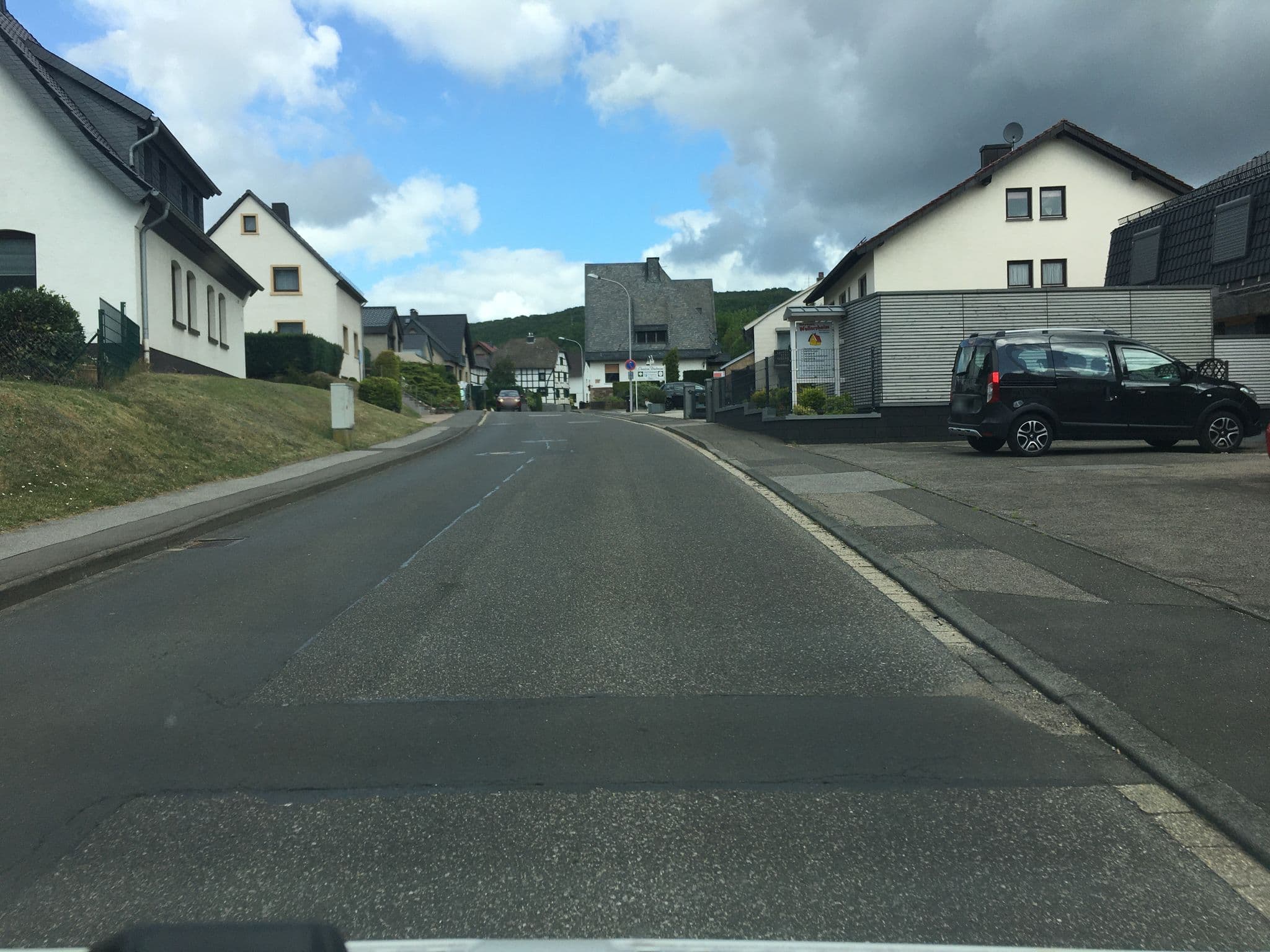 Street view near Pension Eifelblümchen, Heimbach — © raymond (CC BY-SA · Mapillary)
