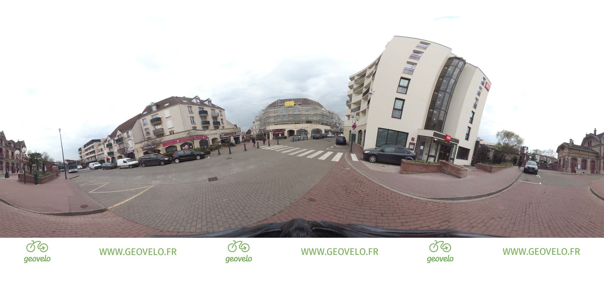 Street view near Hôtel Ibis Saint-Gratien, Saint-Gratien — © simon_geovelo (CC BY-SA · Mapillary)
