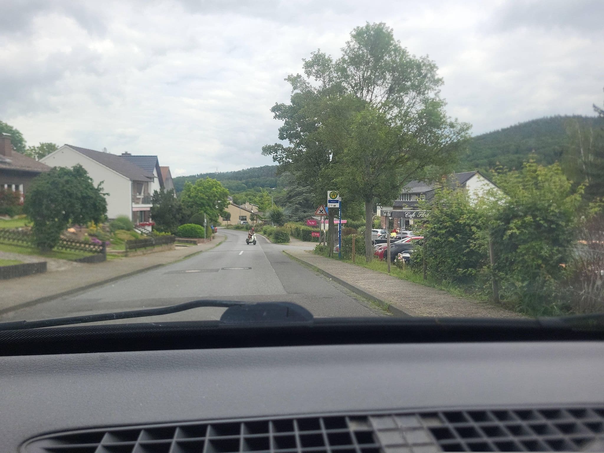 Street view near Schnitzler Ludwig, Marion Pension, Nideggen — © walldi222 (CC BY-SA · Mapillary)