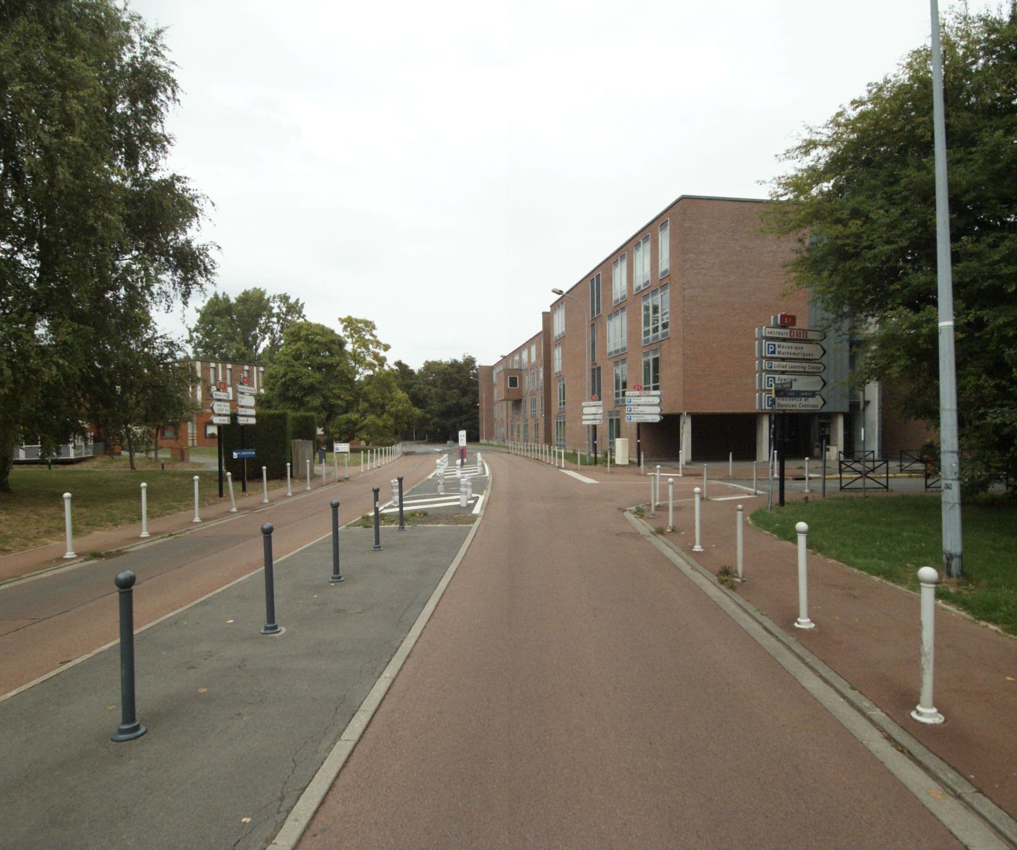 Street view near Ascotel Lille Est Grand Stade, Lezennes — © melimmergis (CC BY-SA · Mapillary)