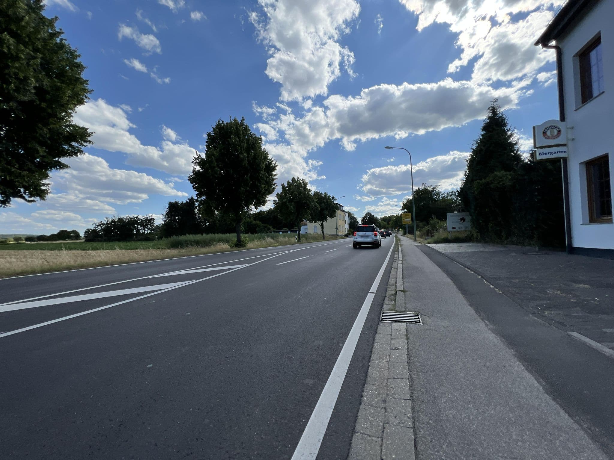 Street view near Hotel-Restaurant Rotes Einhorn Superior, Kreuzau — © tyomox (CC BY-SA · Mapillary)