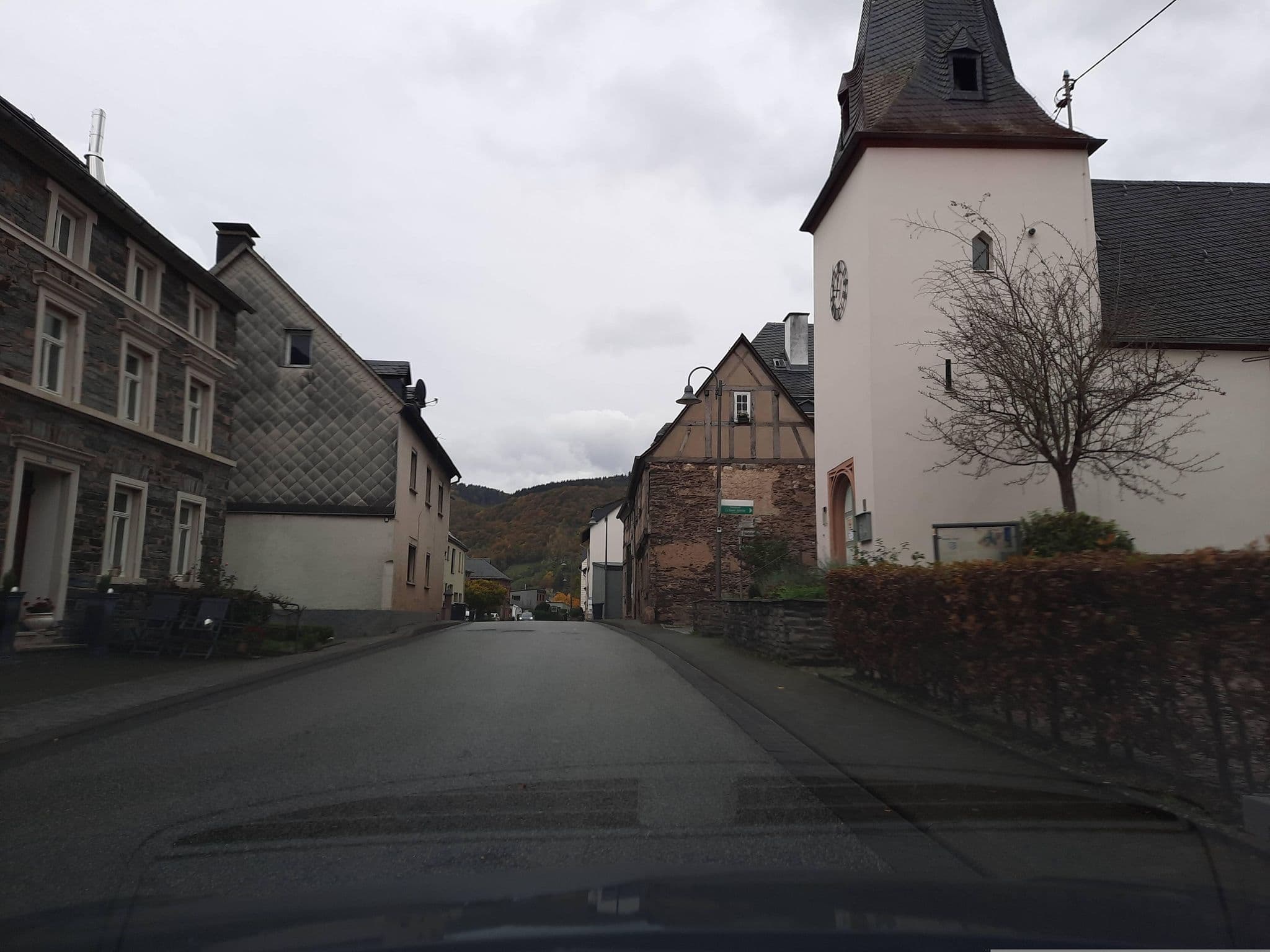 Street view near Wein- en Ferienhous Jörg Weirich, Lieser — © Lowiekse (CC BY-SA · Mapillary)