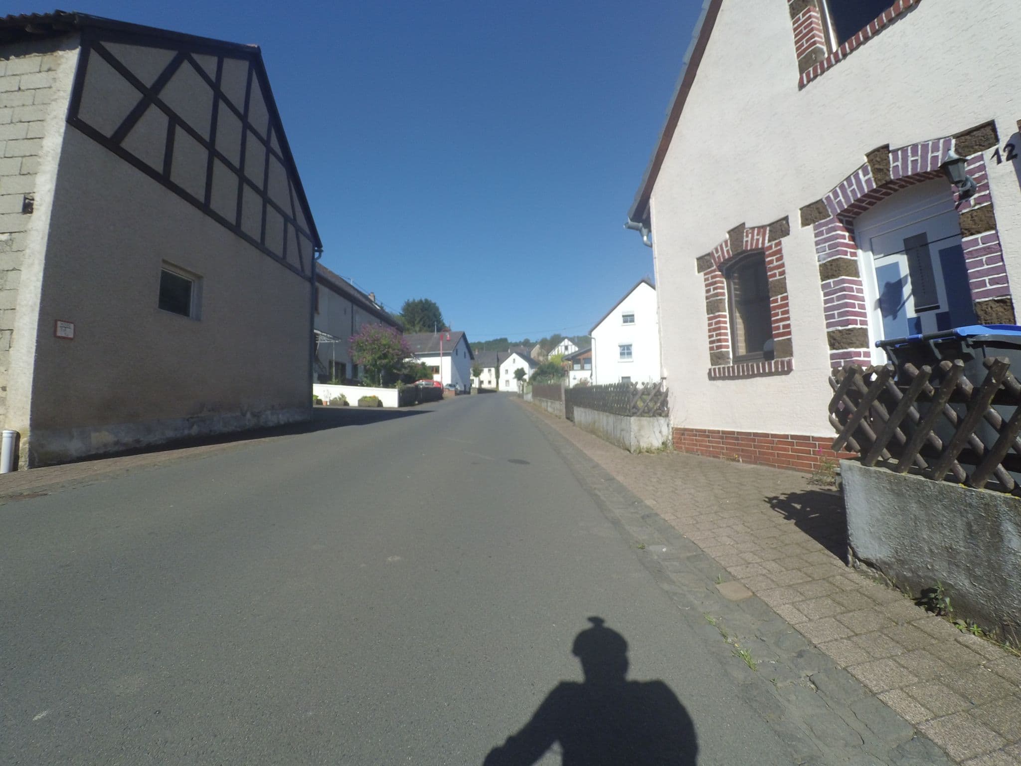 Street view near Das Pautzen Haus, Daun — © peewee32 (CC BY-SA · Mapillary)