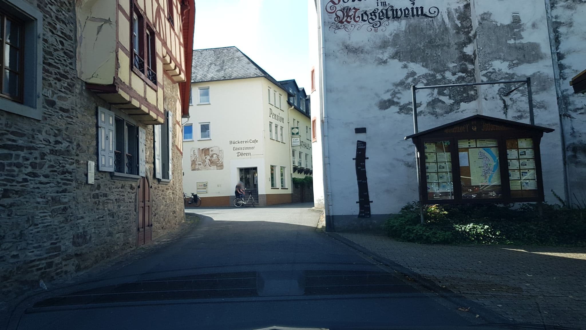 Street view near Moselwinzerhaus, Bruttig-Fankel — © Lowiekse (CC BY-SA · Mapillary)
