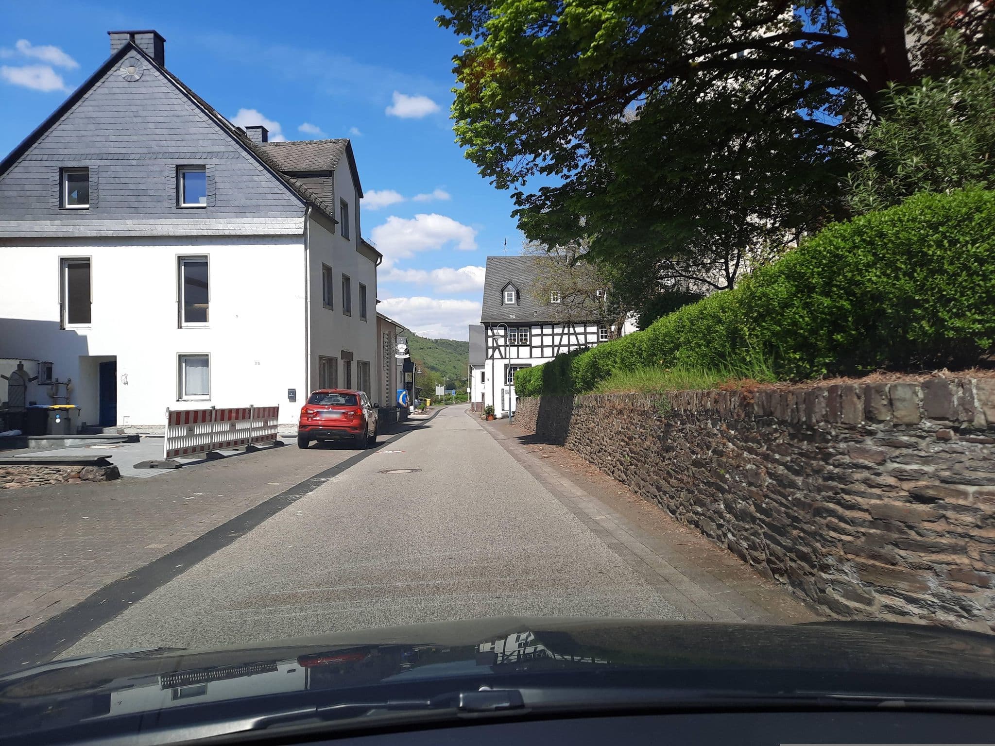 Street view near Historisches Gästehaus, Bullay — © Lowiekse (CC BY-SA · Mapillary)