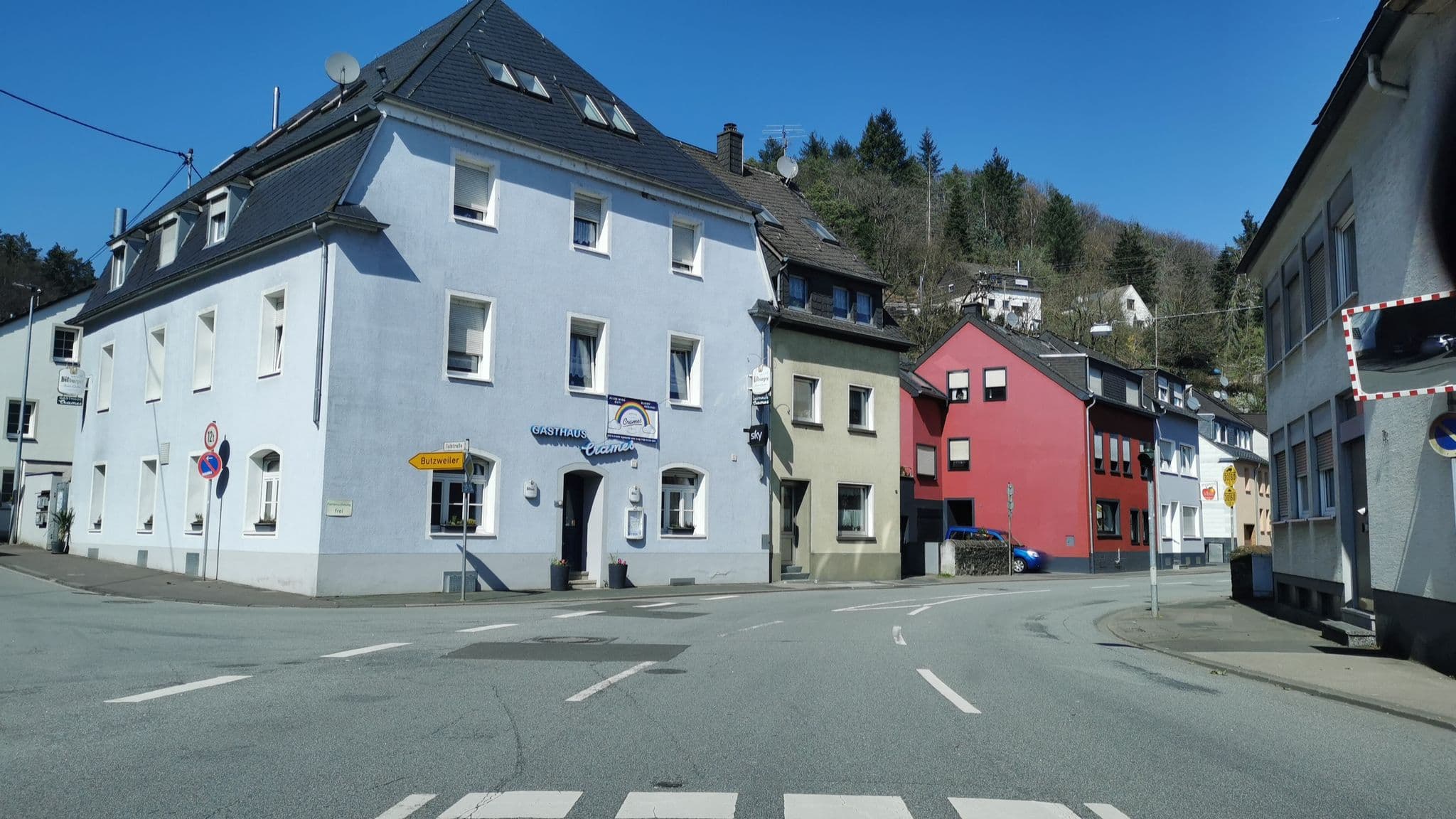 Street view near Ferienwohnung Crames, Trier — © ma_rt_in (CC BY-SA · Mapillary)