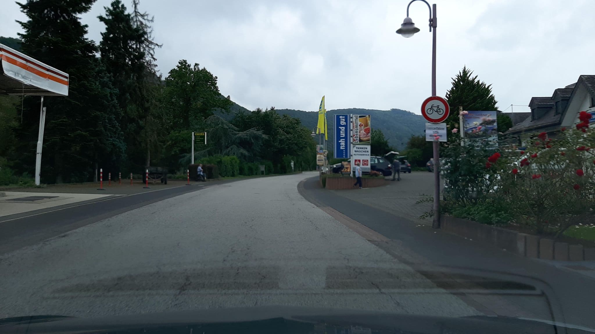 Street view near Rieslingquartier - Mosel Wein Hotel, Kröv — © Lowiekse (CC BY-SA · Mapillary)
