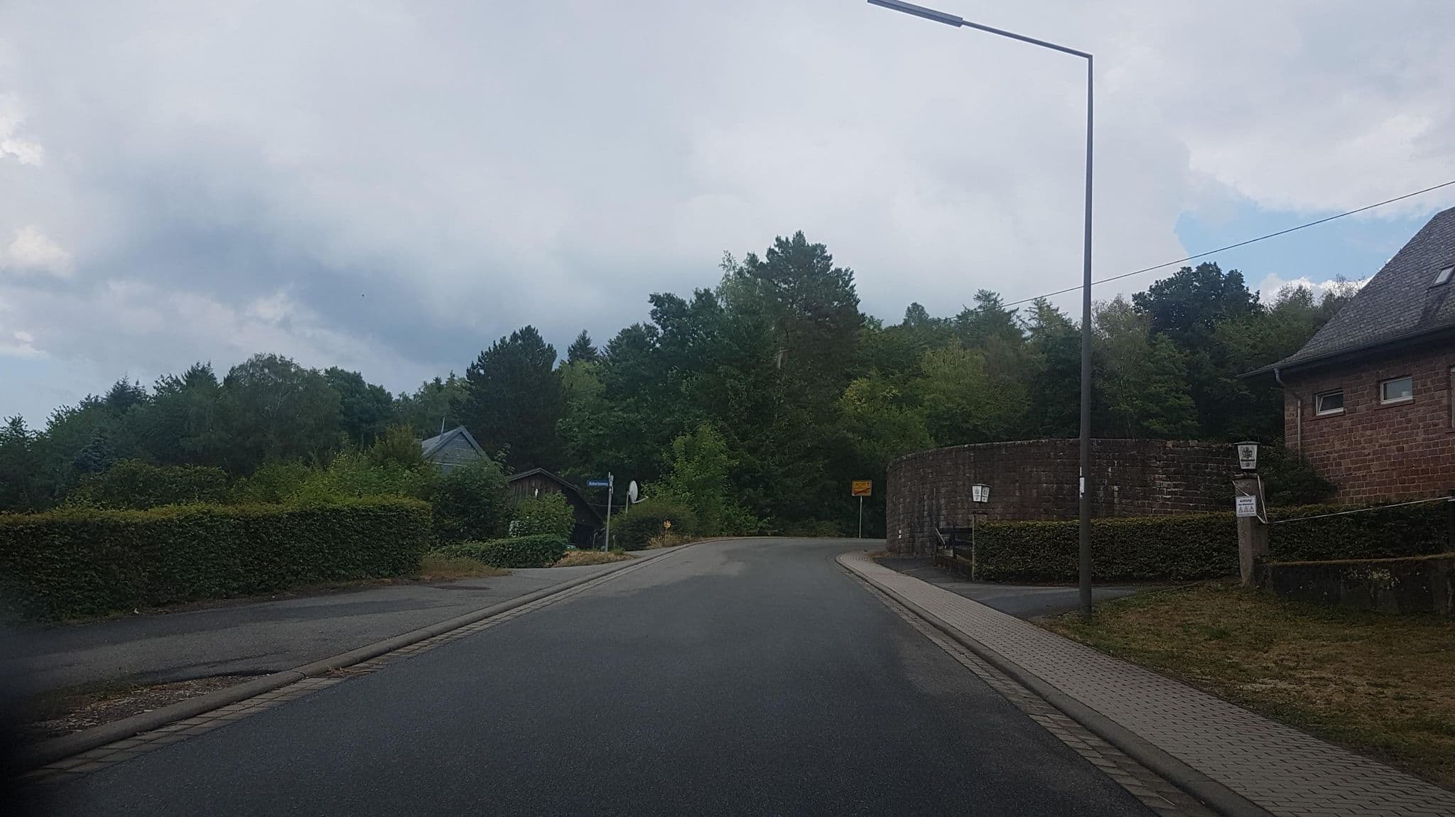 Street view near Hotel Zum Erbeskopf, Thalfang — © teddy73 (CC BY-SA · Mapillary)