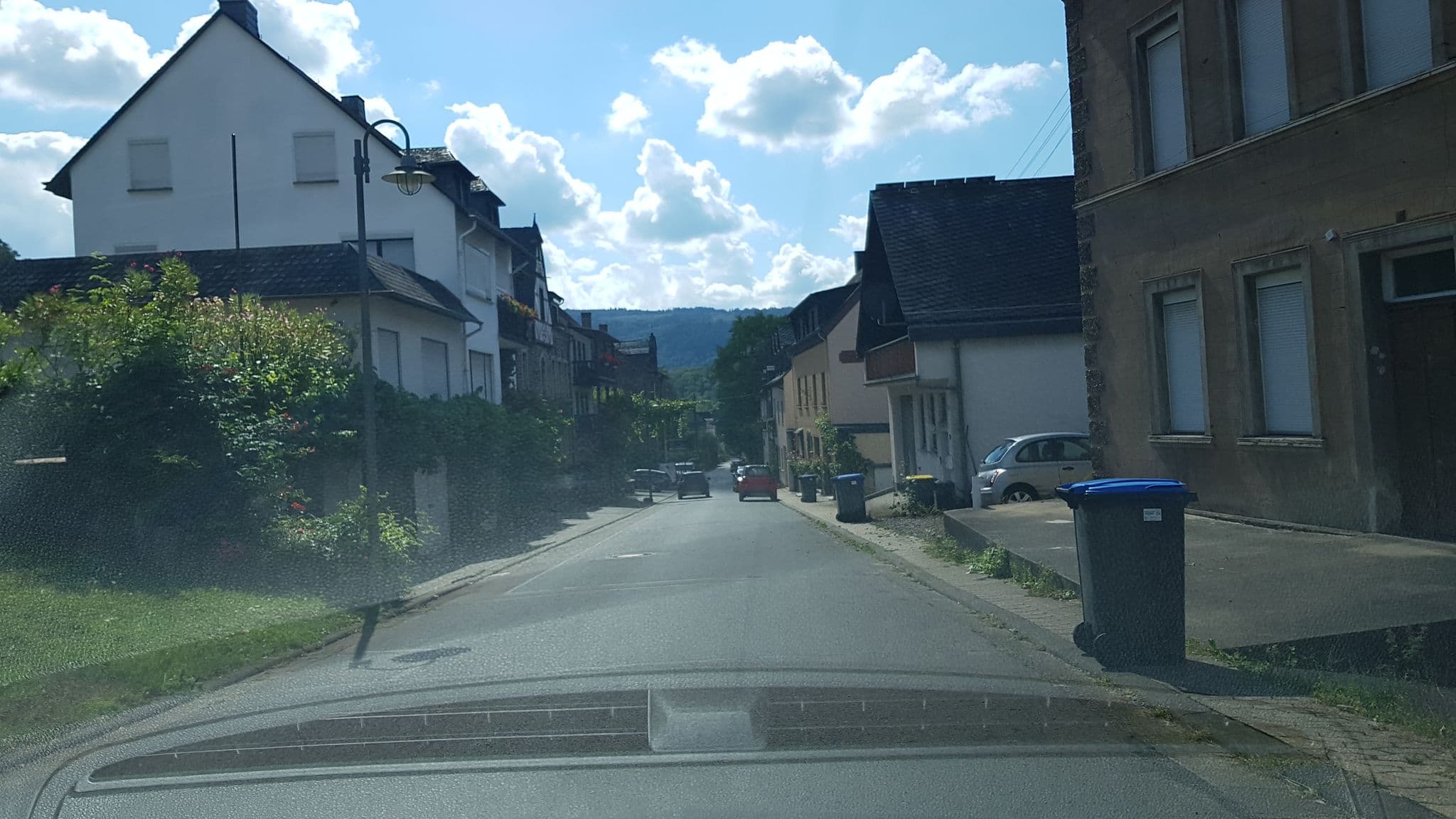 Street view near Weingut Erich Serwazi, Ediger-Eller — © Lowiekse (CC BY-SA · Mapillary)
