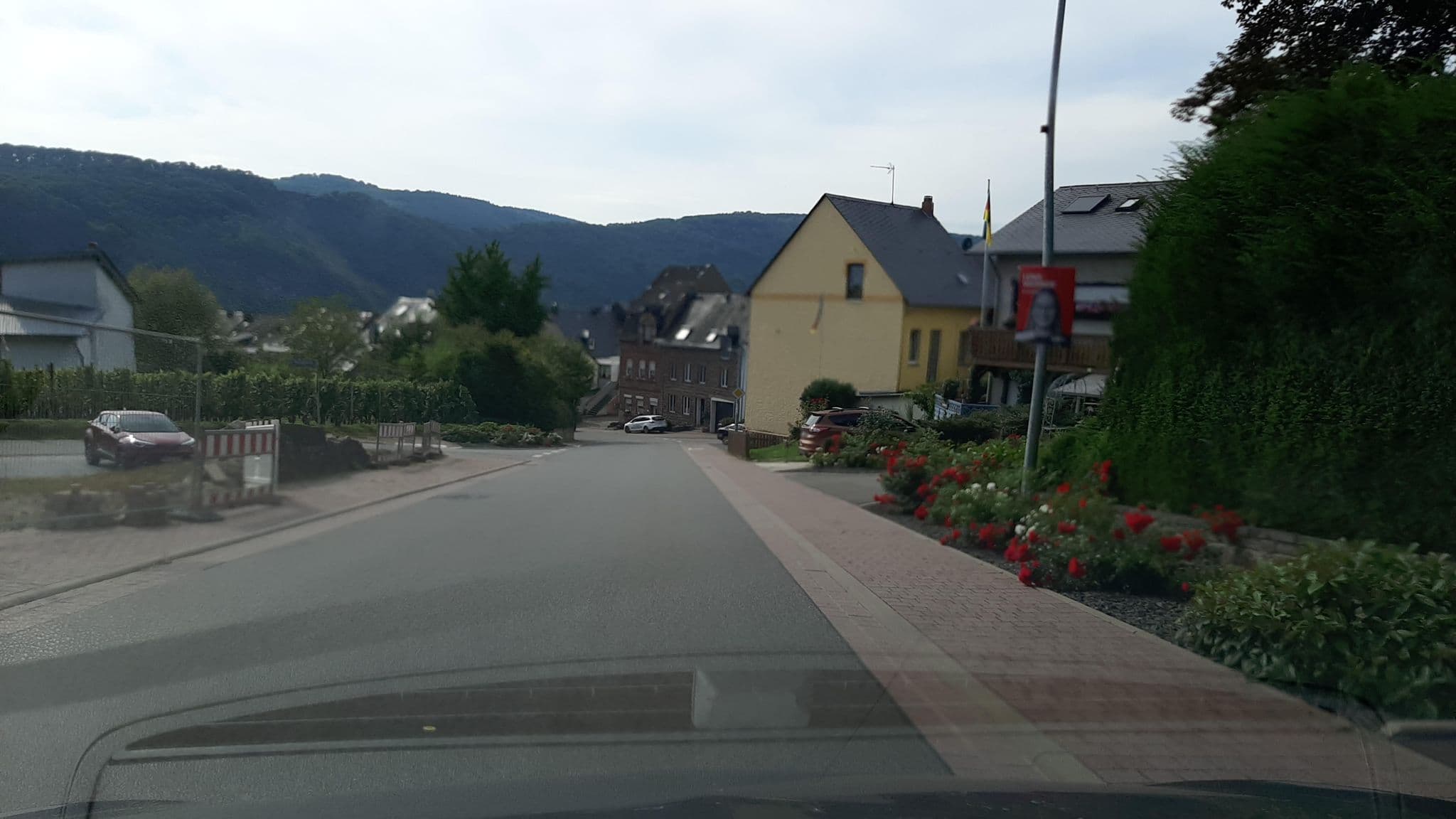 Street view near Ferienwohnung Sausen, Kröv — © Lowiekse (CC BY-SA · Mapillary)