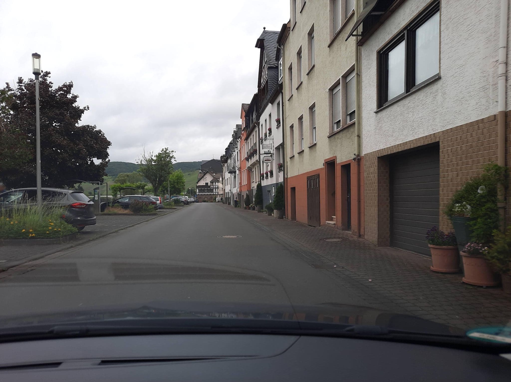 Street view near Mosel Panorama, Briedel — © Lowiekse (CC BY-SA · Mapillary)