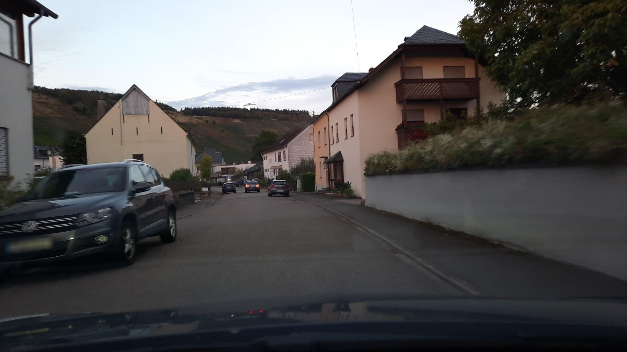 Street view near Elisabeth Bach, Riol — © Lowiekse (CC BY-SA · Mapillary)