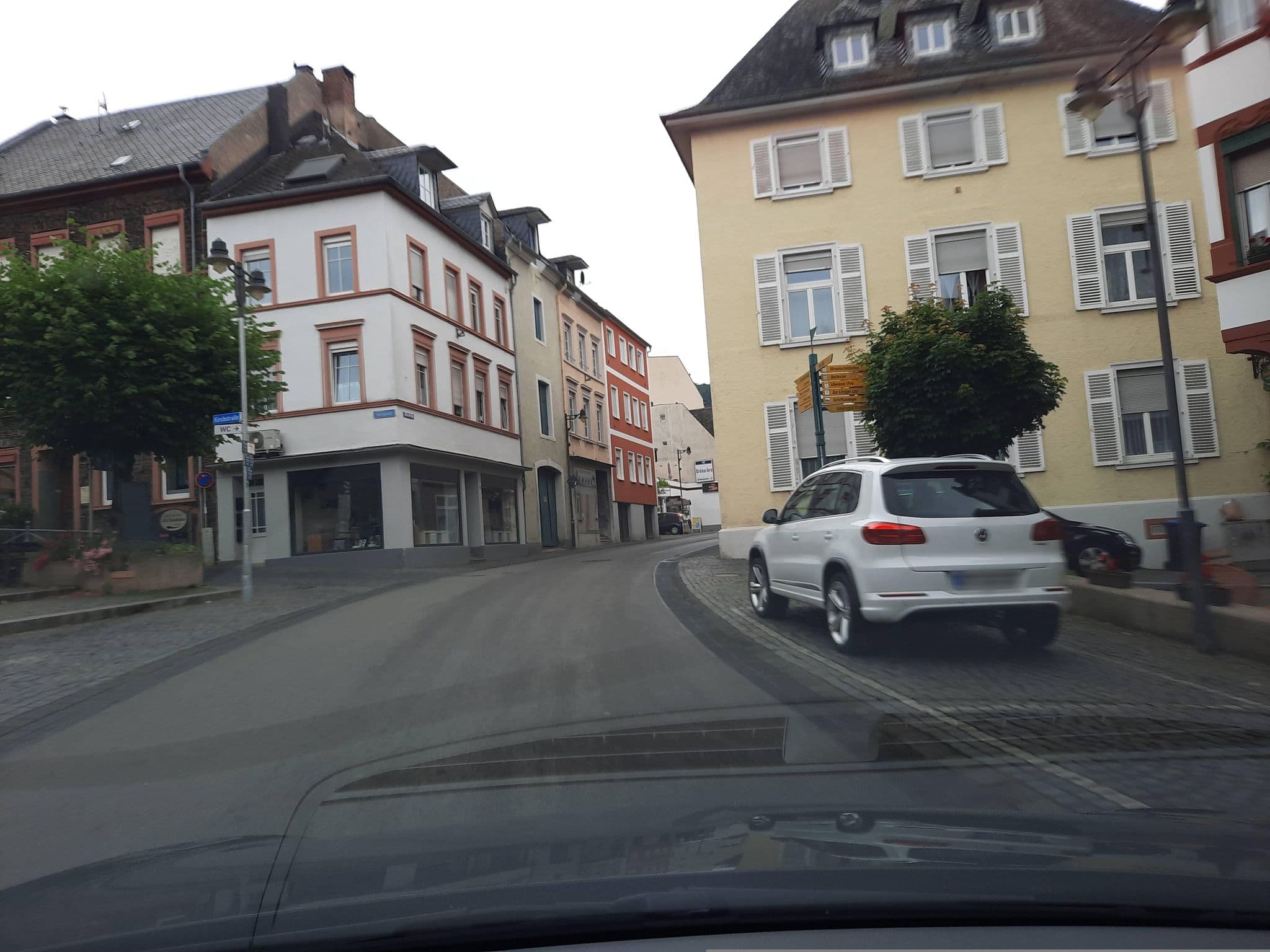 Street view near Zimmer am Markt, Traben-Trarbach — © Lowiekse (CC BY-SA · Mapillary)