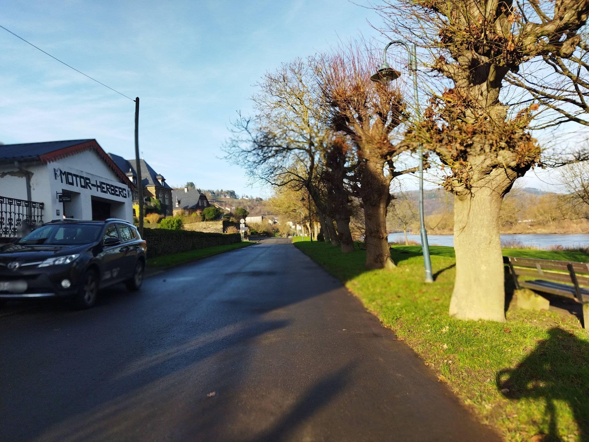 Street view near Motorherberg Von Delft, Reil — © changchun1 (CC BY-SA · Mapillary)