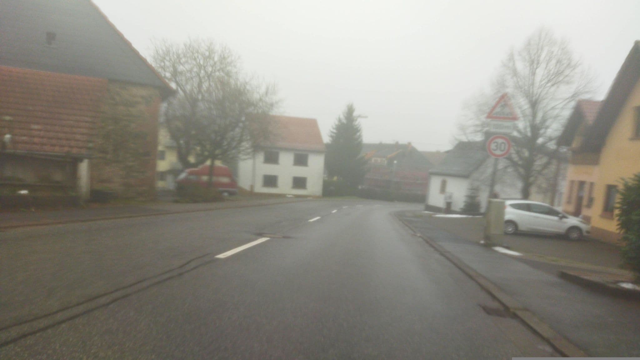 Street view near Hotel Mombergstube, Oberthal — © changchun1 (CC BY-SA · Mapillary)
