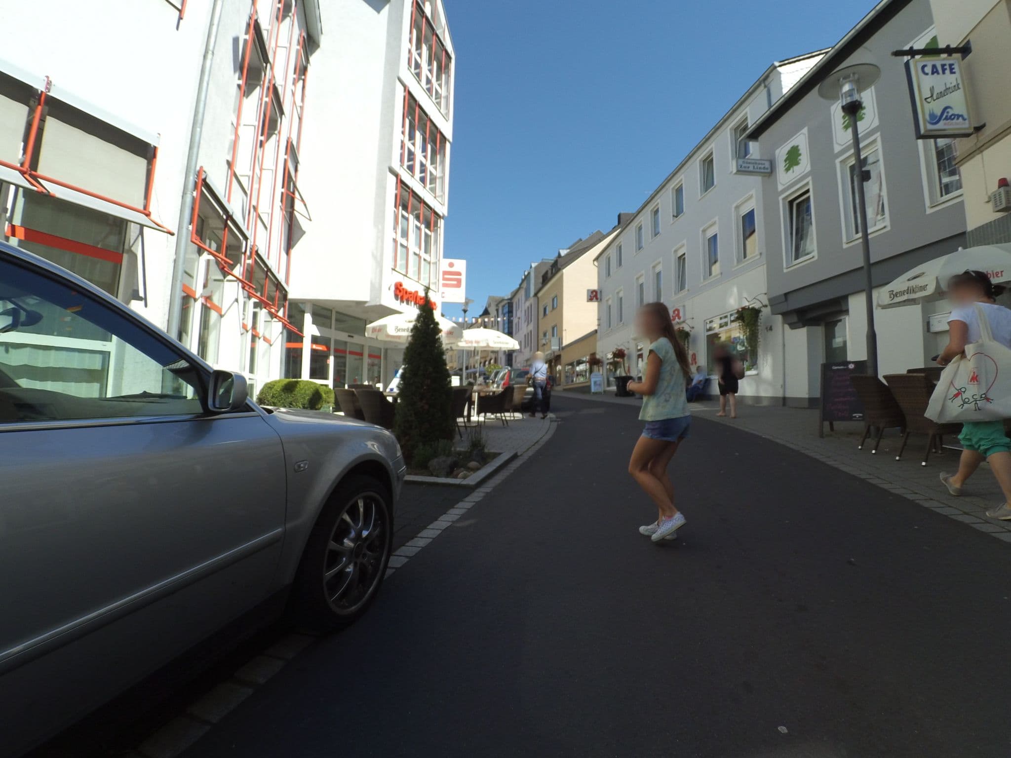 Street view near Dorothea Schug Gästehaus, Gerolstein — © peewee32 (CC BY-SA · Mapillary)