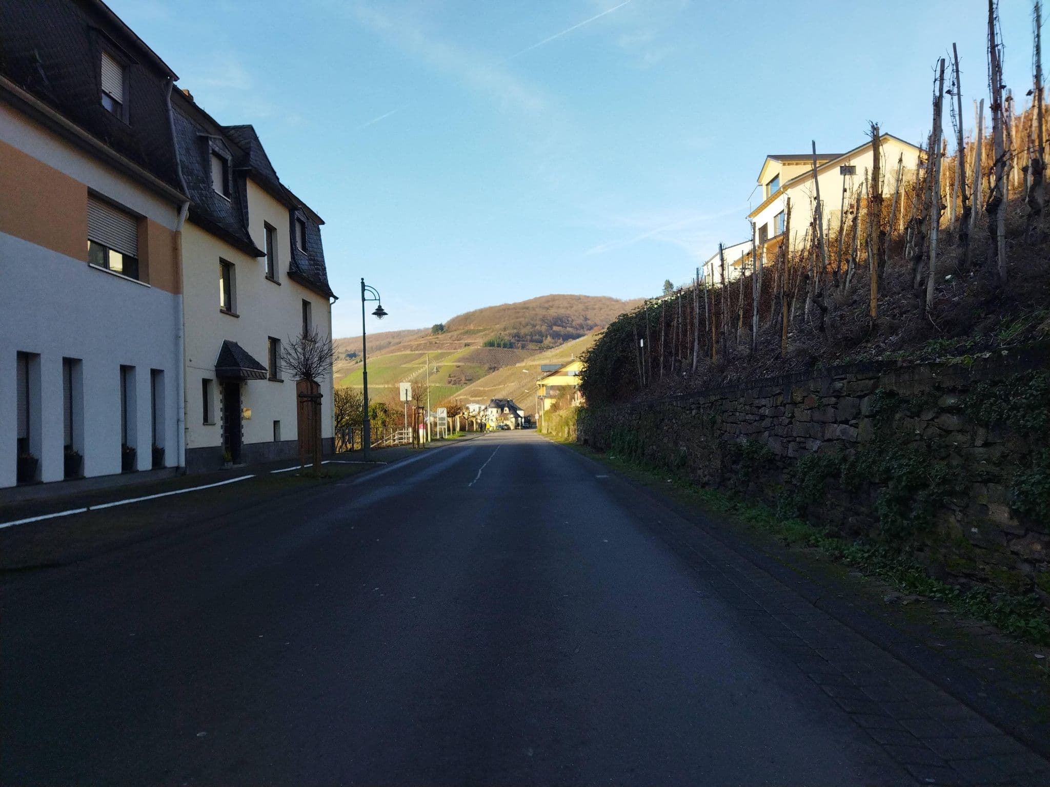 Street view near Ferienhaus Mosellage, Briedel — © changchun1 (CC BY-SA · Mapillary)