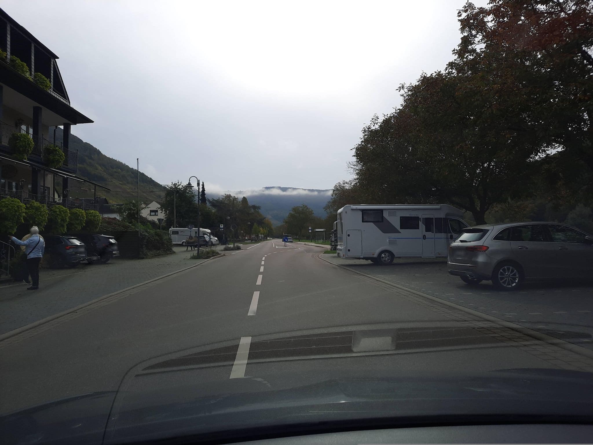 Street view near Andries GmbH Gasthaus, Ediger-Eller — © Lowiekse (CC BY-SA · Mapillary)