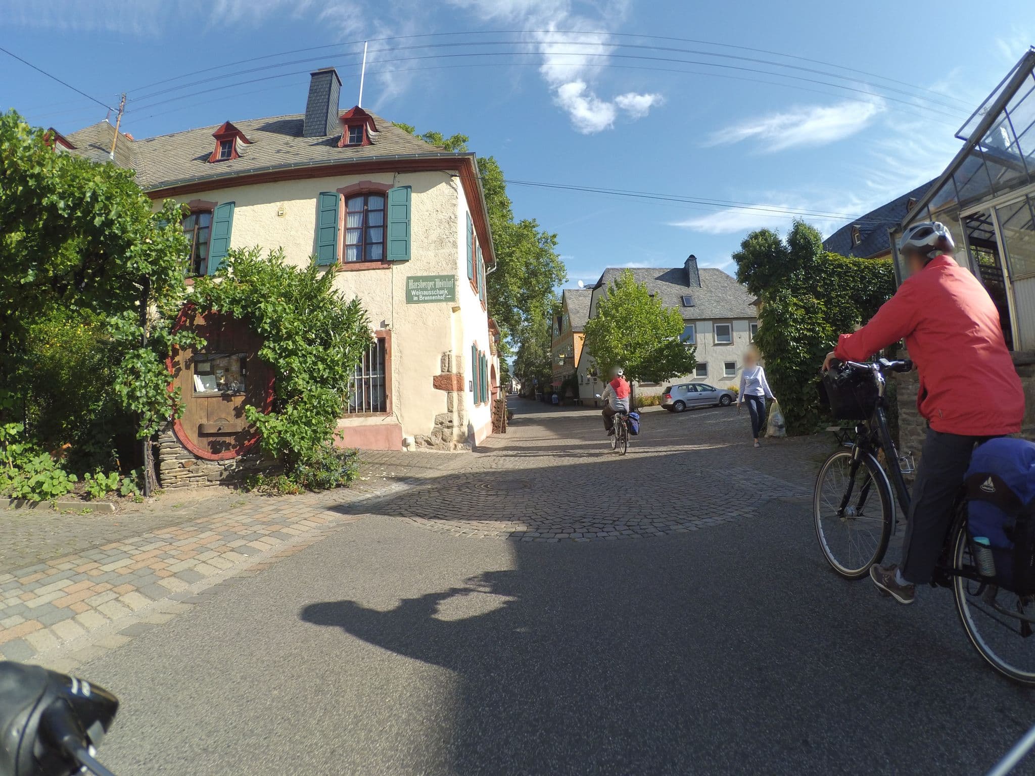 Street view near Hotel Wald, Neumagen-Dhron — © peewee32 (CC BY-SA · Mapillary)