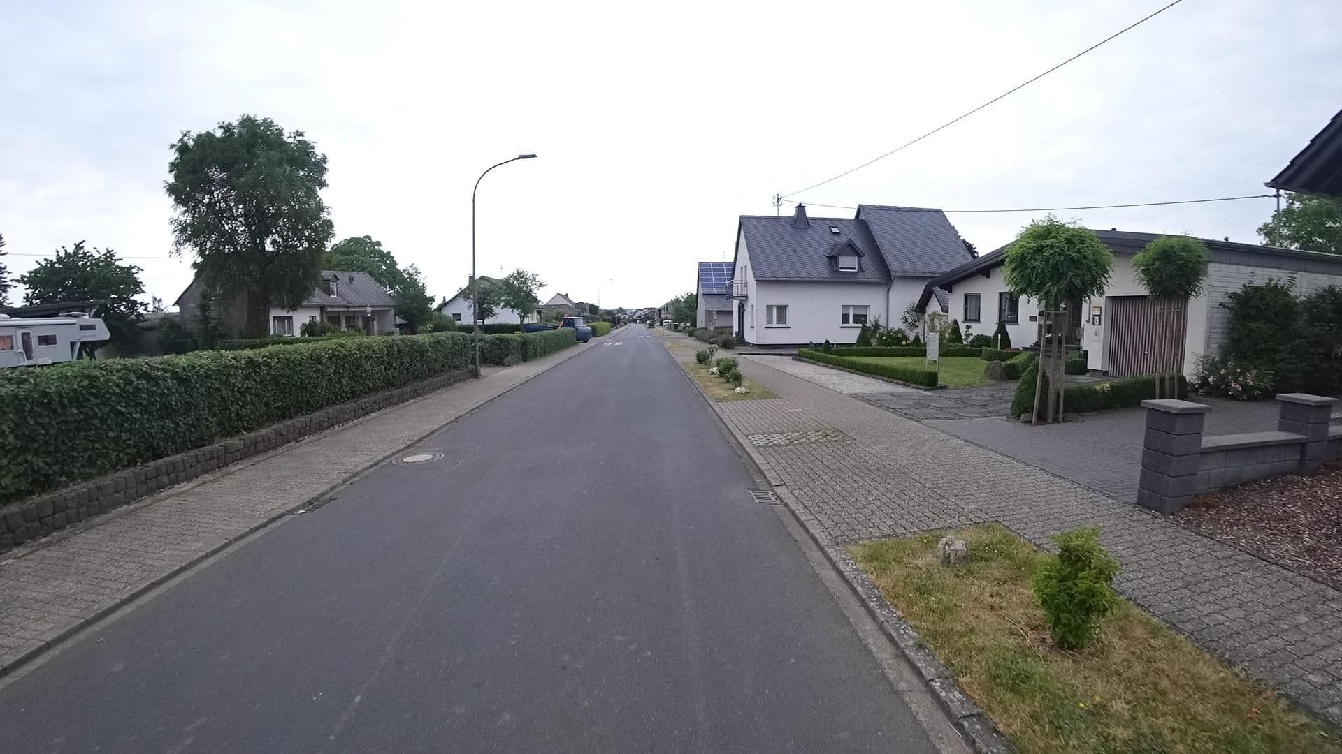 Street view near Ferienwohnungen Eifelblick, Lutzerath — © PSMSLP (CC BY-SA · Mapillary)