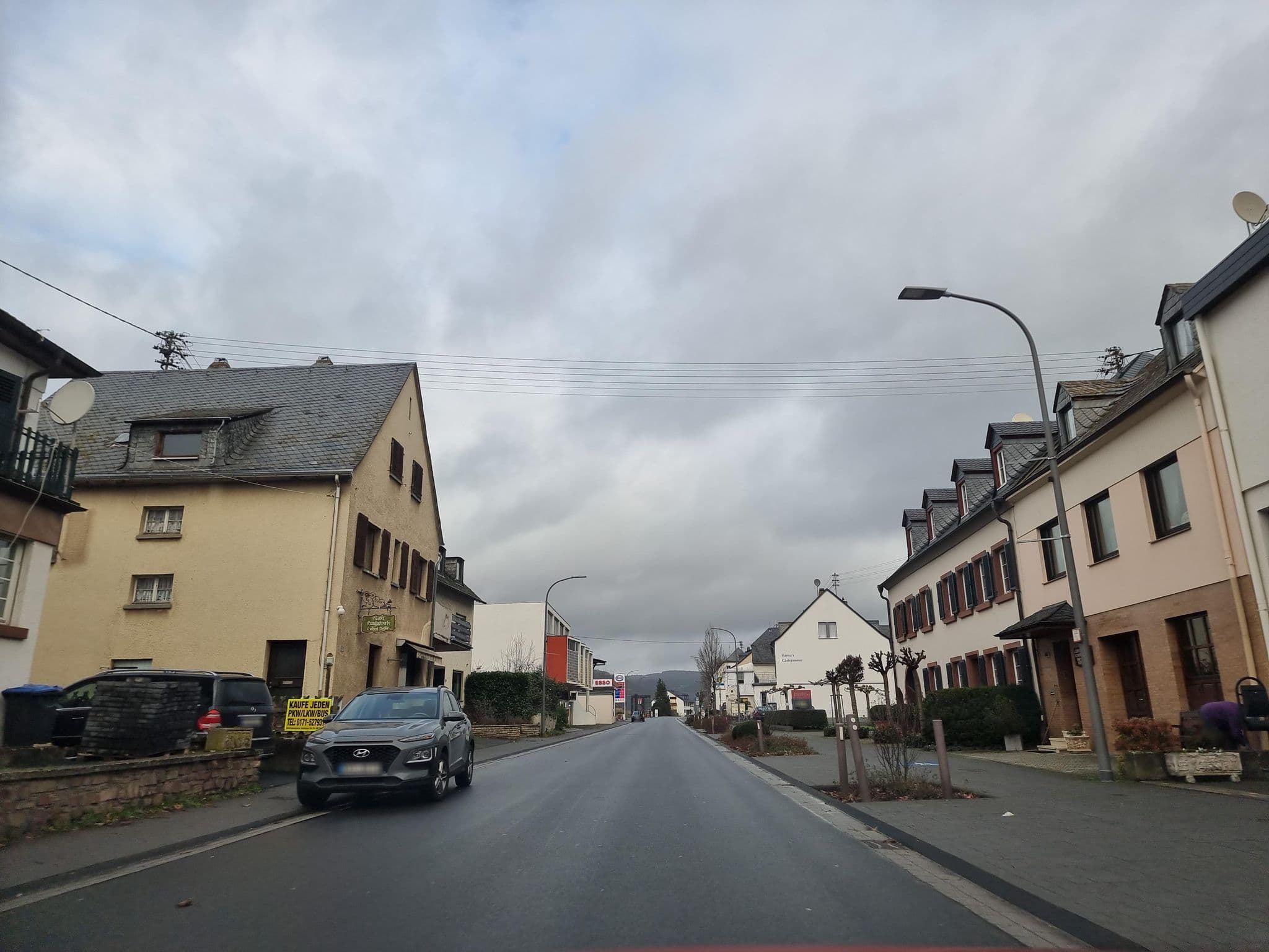 Street view near Gästehaus Weingut Ernst Eifel, Trittenheim — © ma_rt_in (CC BY-SA · Mapillary)