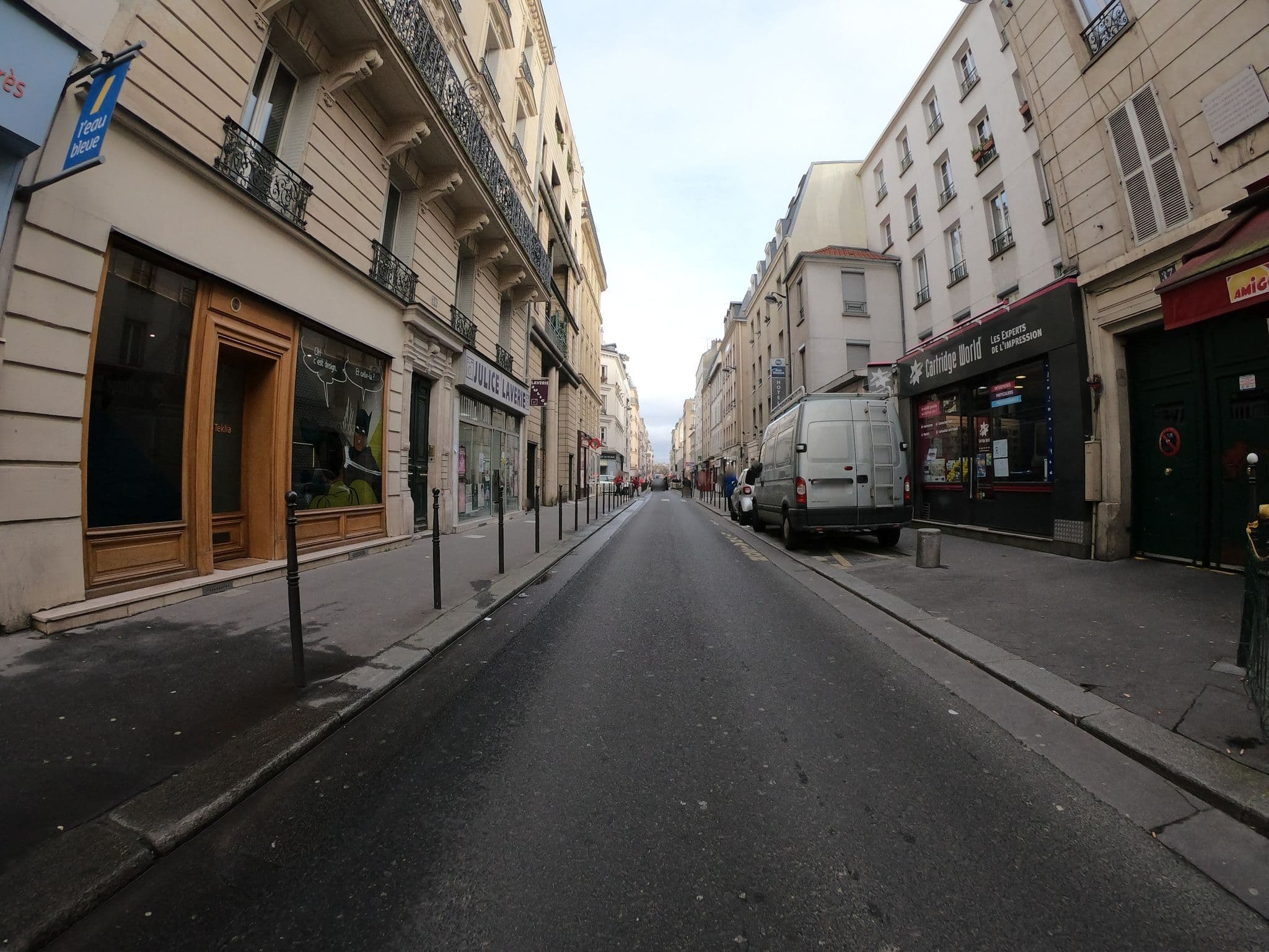 Street view near Hôtel Bretagne Montparnasse, Paris 14 Observatoire — © ywwwes (CC BY-SA · Mapillary)