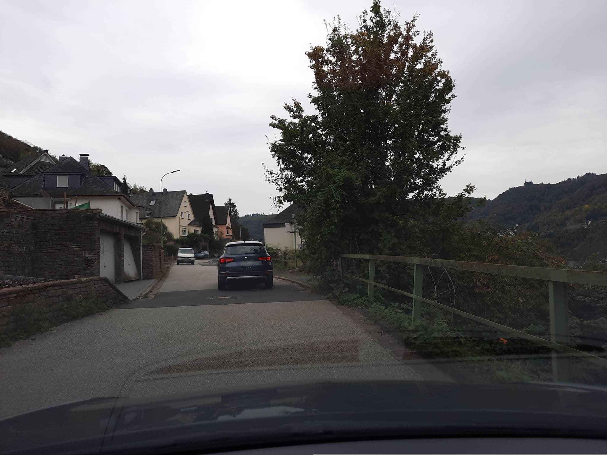 Street view near Gruschinski Reinhold und Barbara, Cochem — © Lowiekse (CC BY-SA · Mapillary)
