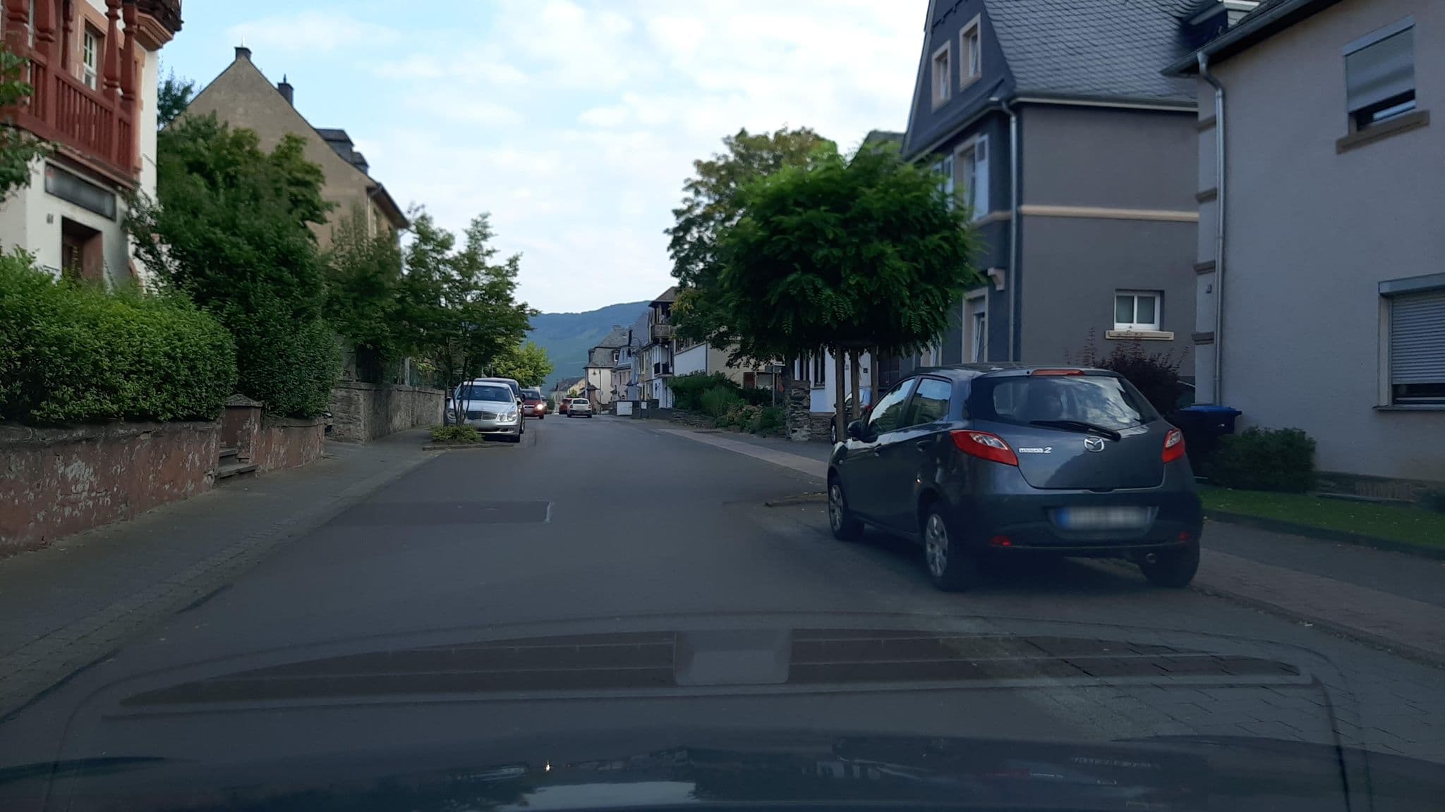 Street view near Ferienwohnungen Perlina Karpat, Bernkastel-Kues — © Lowiekse (CC BY-SA · Mapillary)