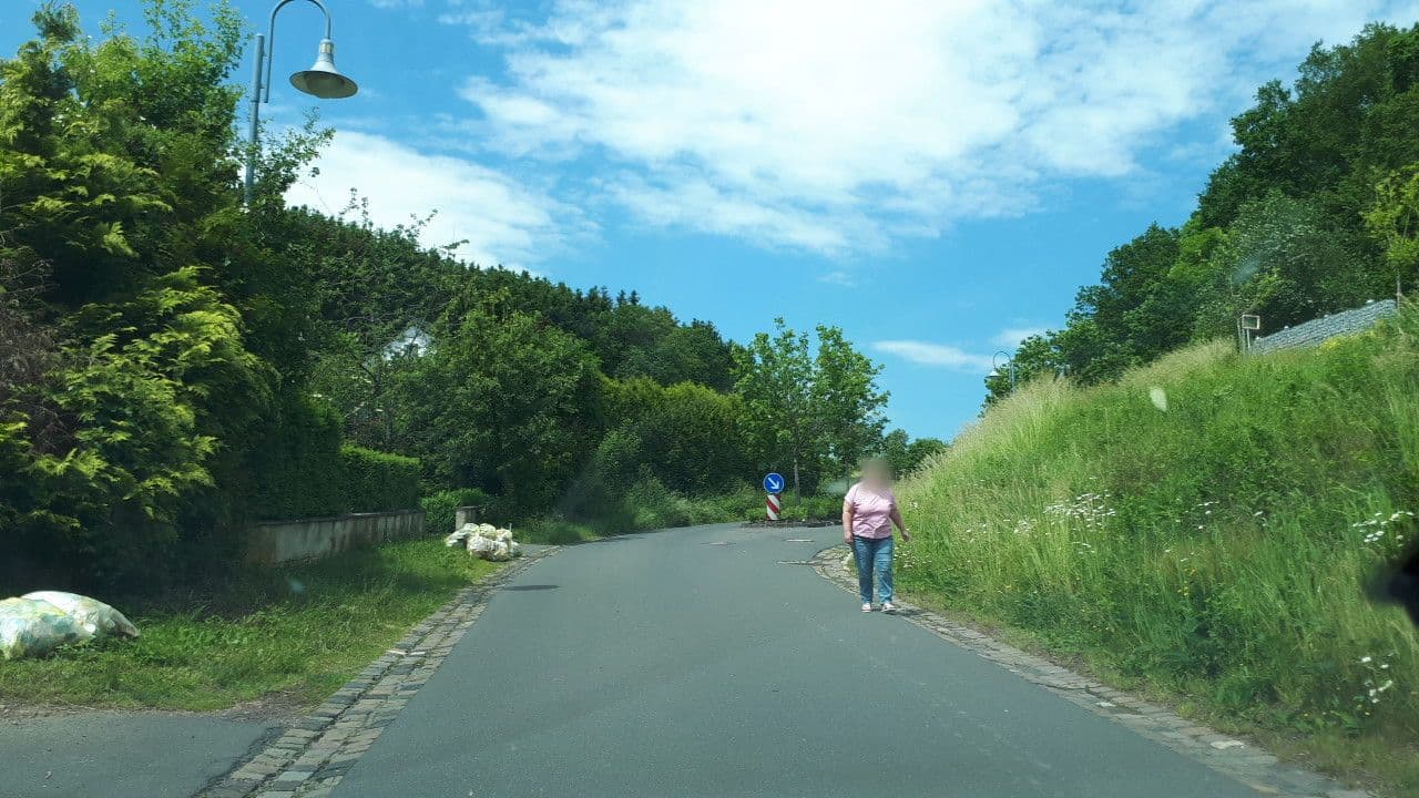 Street view near Ferienidyll Vulkaneifel, Gillenfeld — © elle (CC BY-SA · Mapillary)