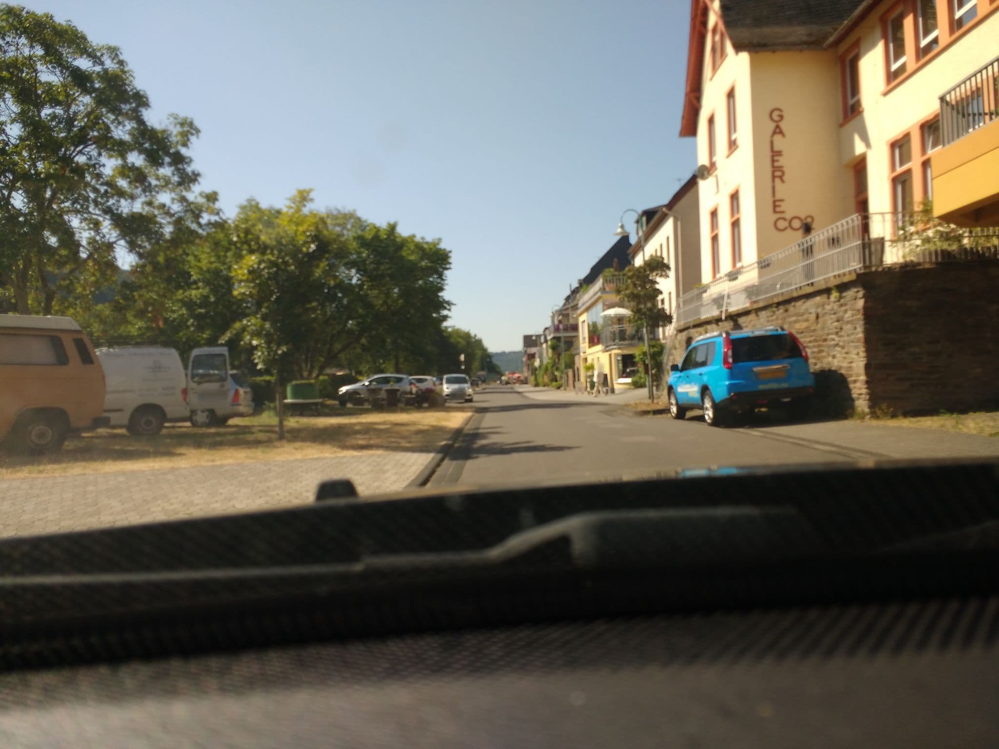 Street view near Janas Moselhäuschen, Bullay — © igdb (CC BY-SA · Mapillary)
