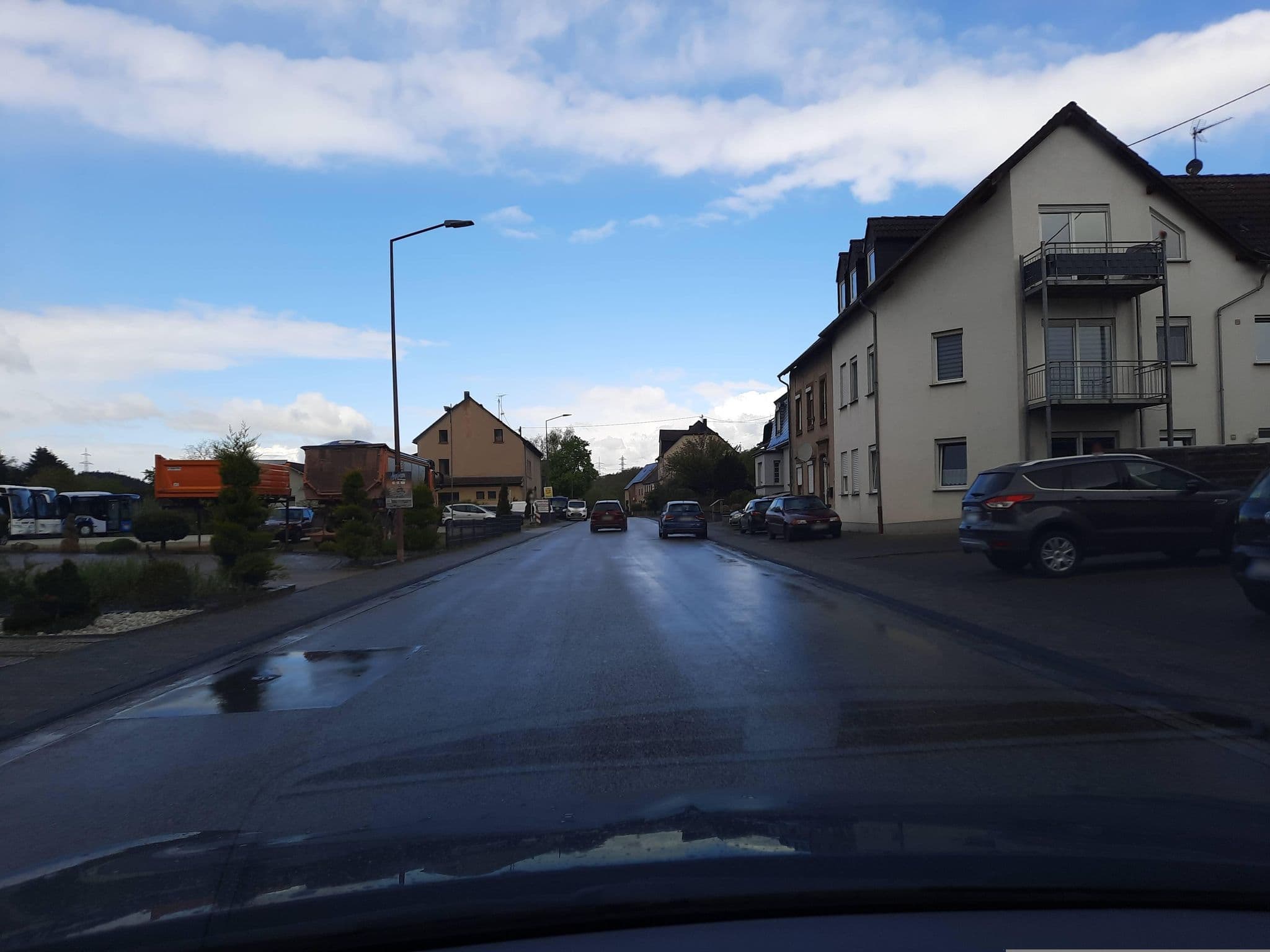 Street view near Ehlen Werner und Ehlen Hildegard, Kinderbeuern — © Lowiekse (CC BY-SA · Mapillary)
