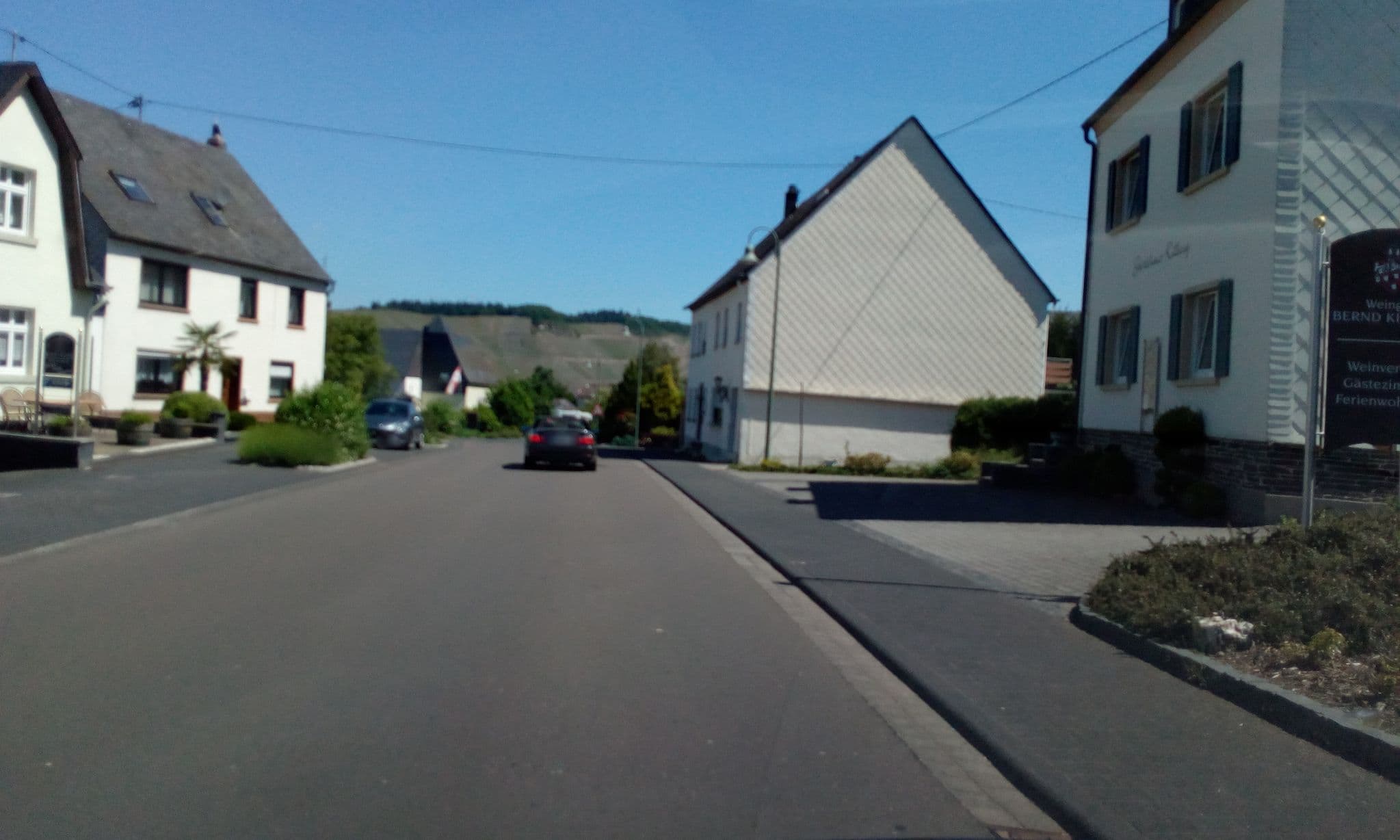 Street view near Ferienweingut Kilburg, Brauneberg — © micmin1972 (CC BY-SA · Mapillary)