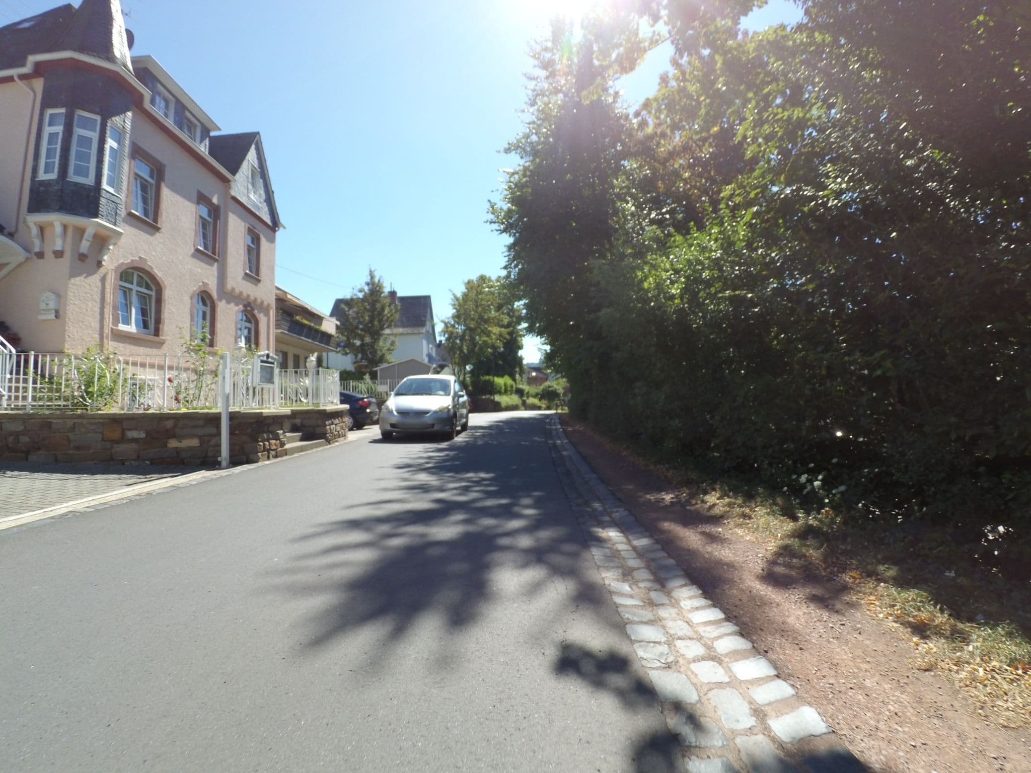 Street view near Gästehaus Mosellinchen, Bullay — © peewee32 (CC BY-SA · Mapillary)