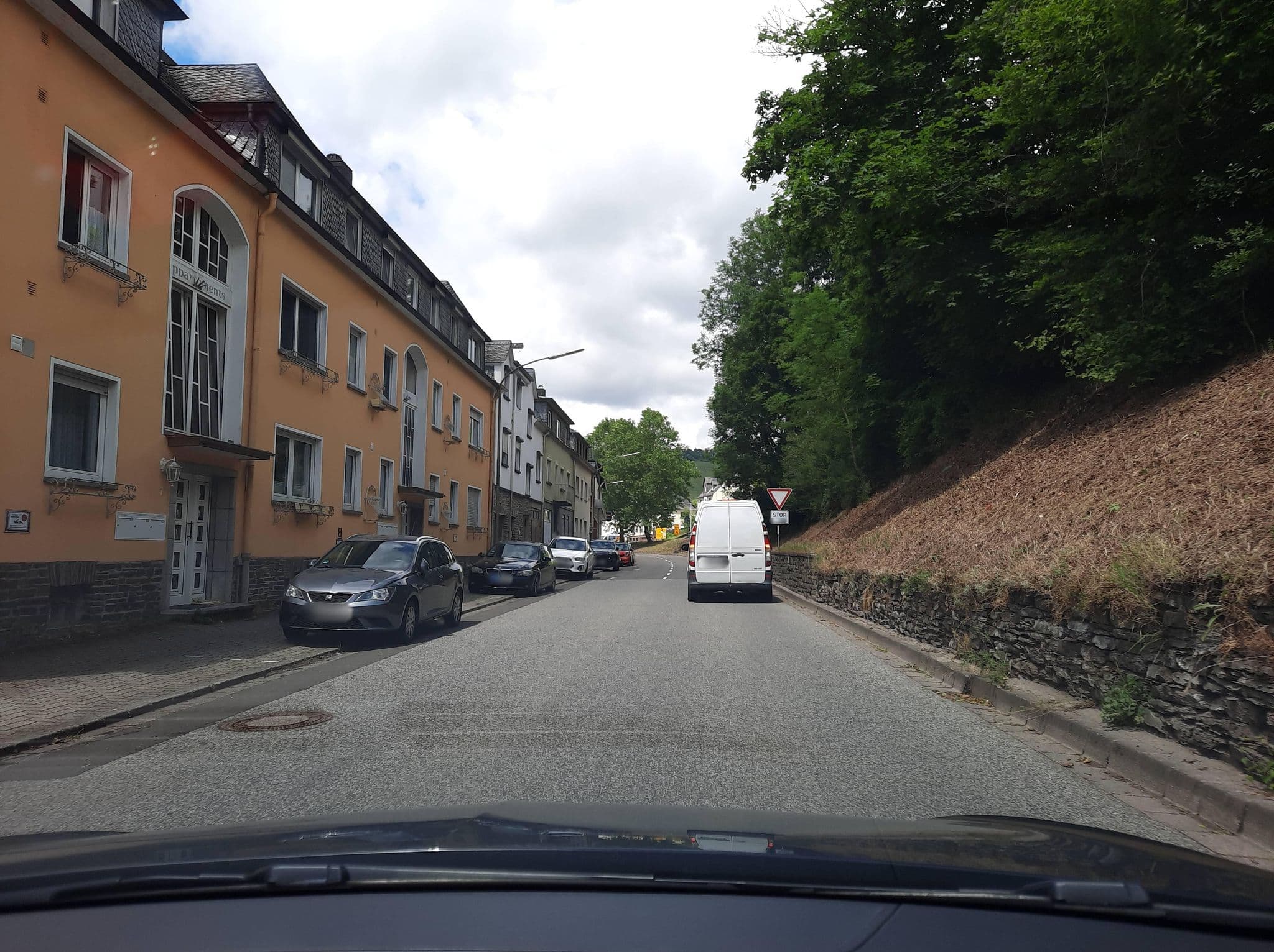 Street view near Hotel Garni Haus Notenau, Briedel — © Lowiekse (CC BY-SA · Mapillary)