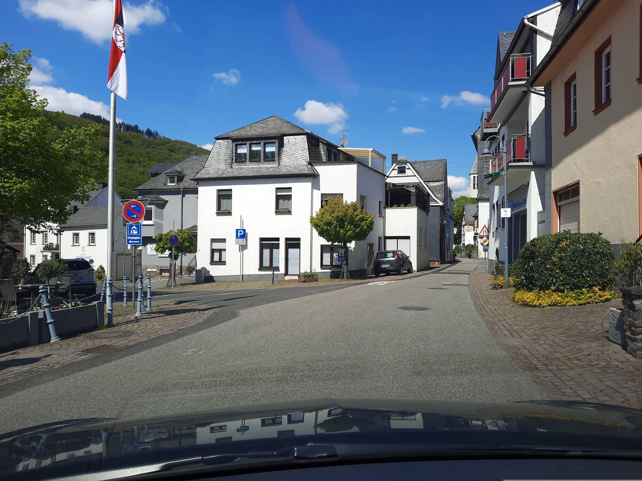 Street view near Appartment Moselblick Bullay, Bullay — © Lowiekse (CC BY-SA · Mapillary)