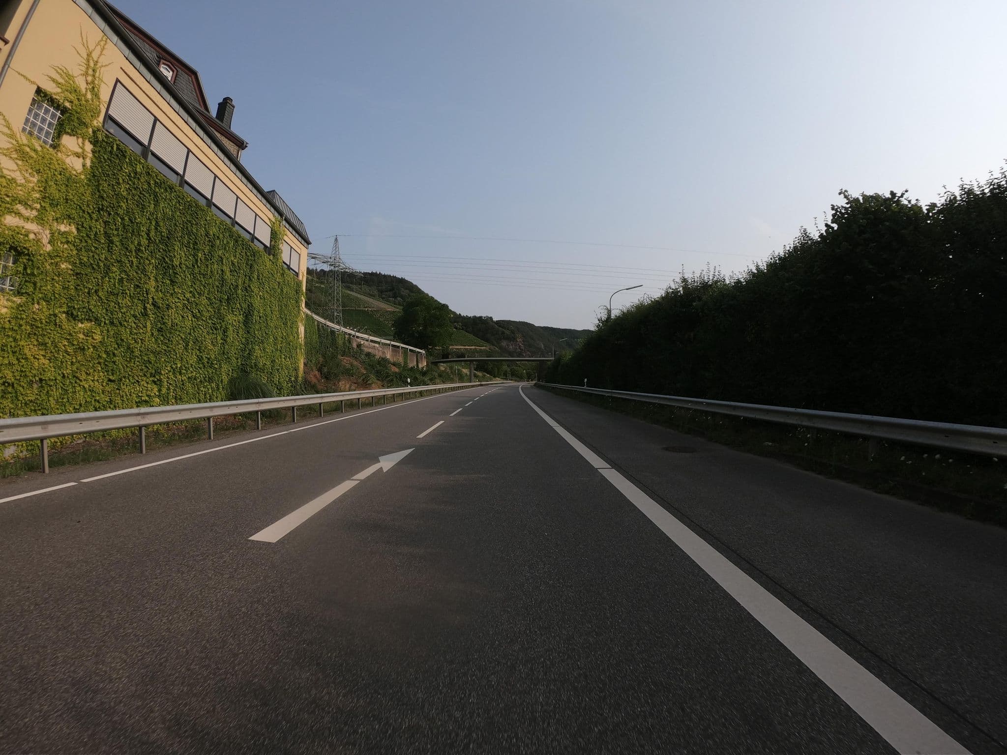 Street view near Weingutshotel St. Michael | Zimmer 10, Piesport — © joostjakob (CC BY-SA · Mapillary)