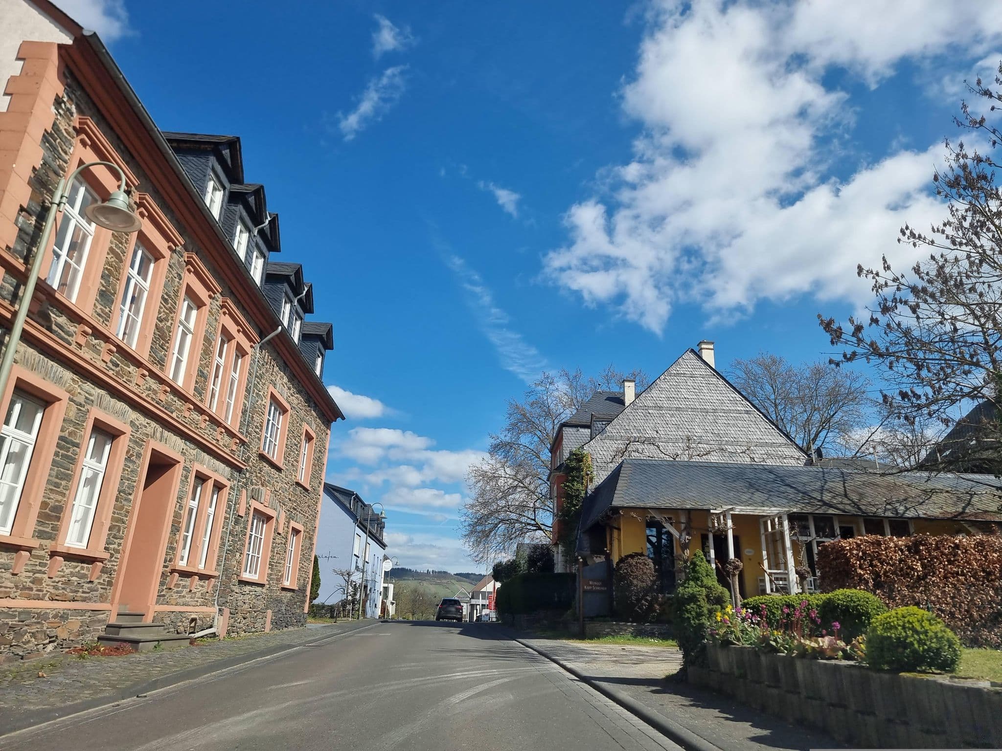 Street view near Gästehaus Schneider, Brauneberg — © ma_rt_in (CC BY-SA · Mapillary)
