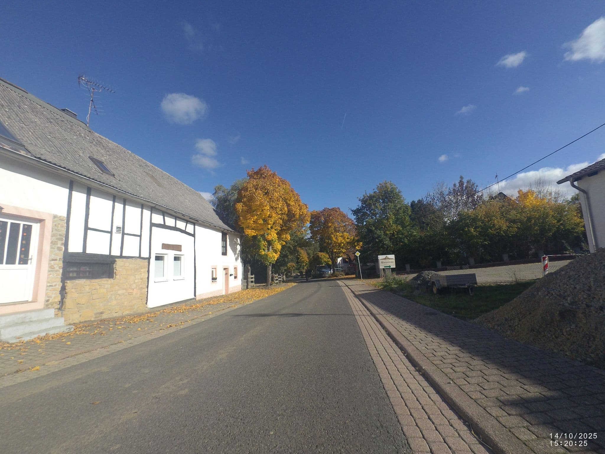 Street view near Pension Wurzelsepp, Hoppstädten-Weiersbach — © VIA_CH (CC BY-SA · Mapillary)