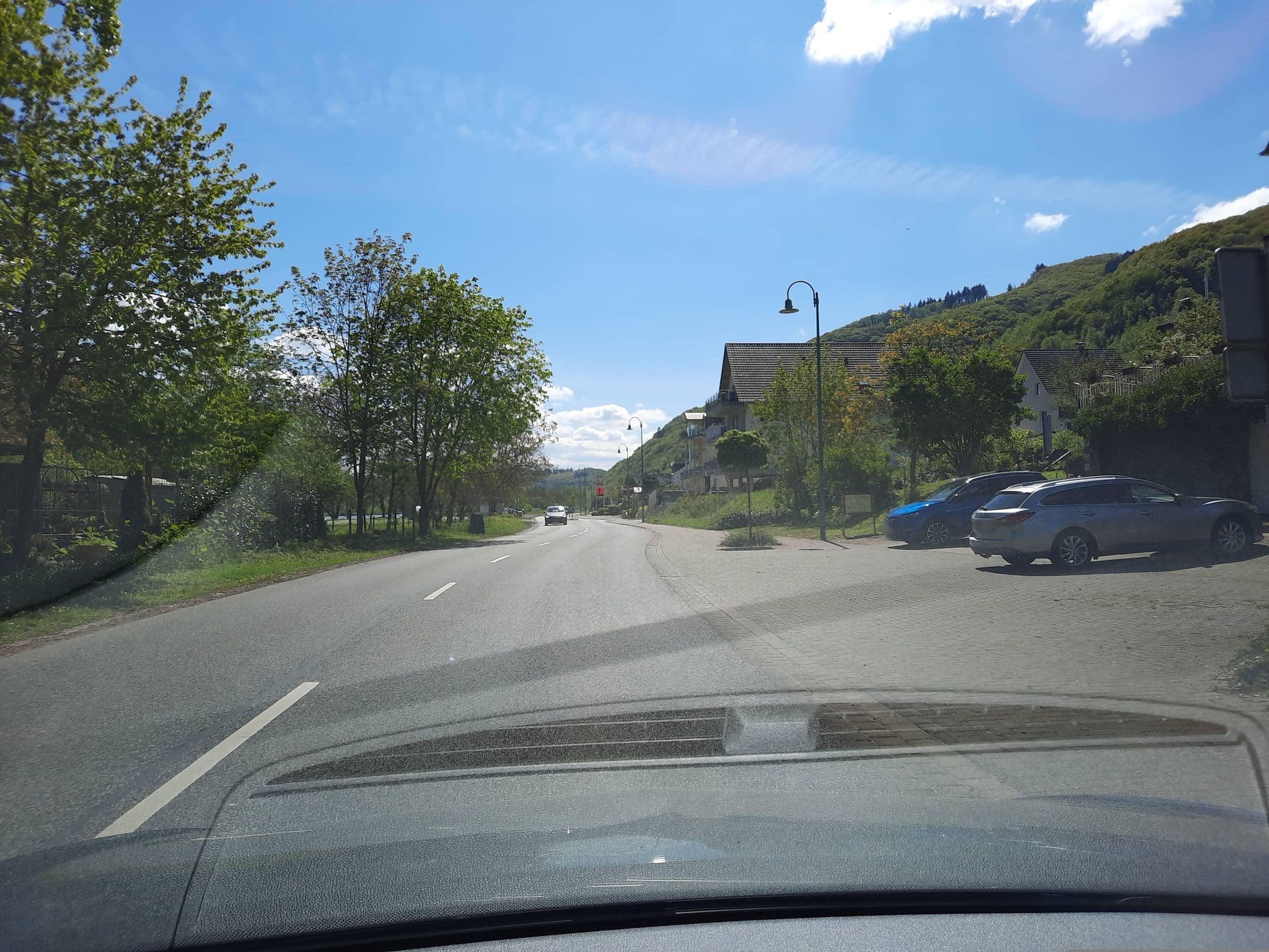 Street view near Moselina Gästezimmer und Ferienwohnung, Bullay — © Lowiekse (CC BY-SA · Mapillary)